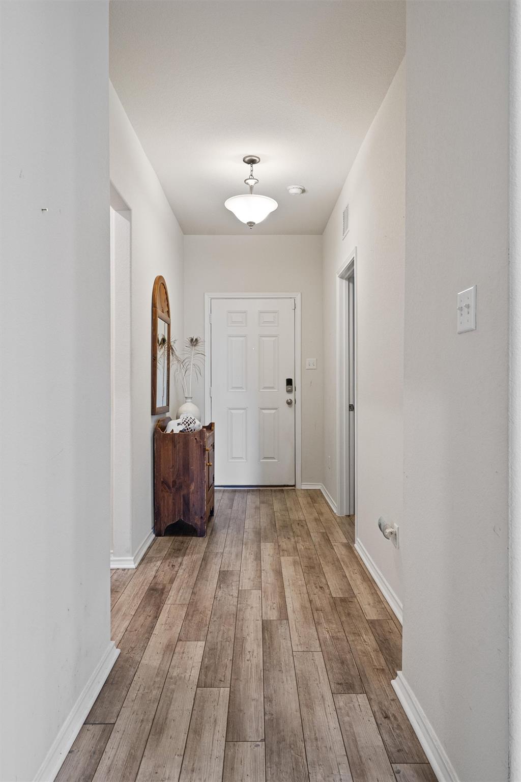 160 Gunther Way, Taylor, TX 76574