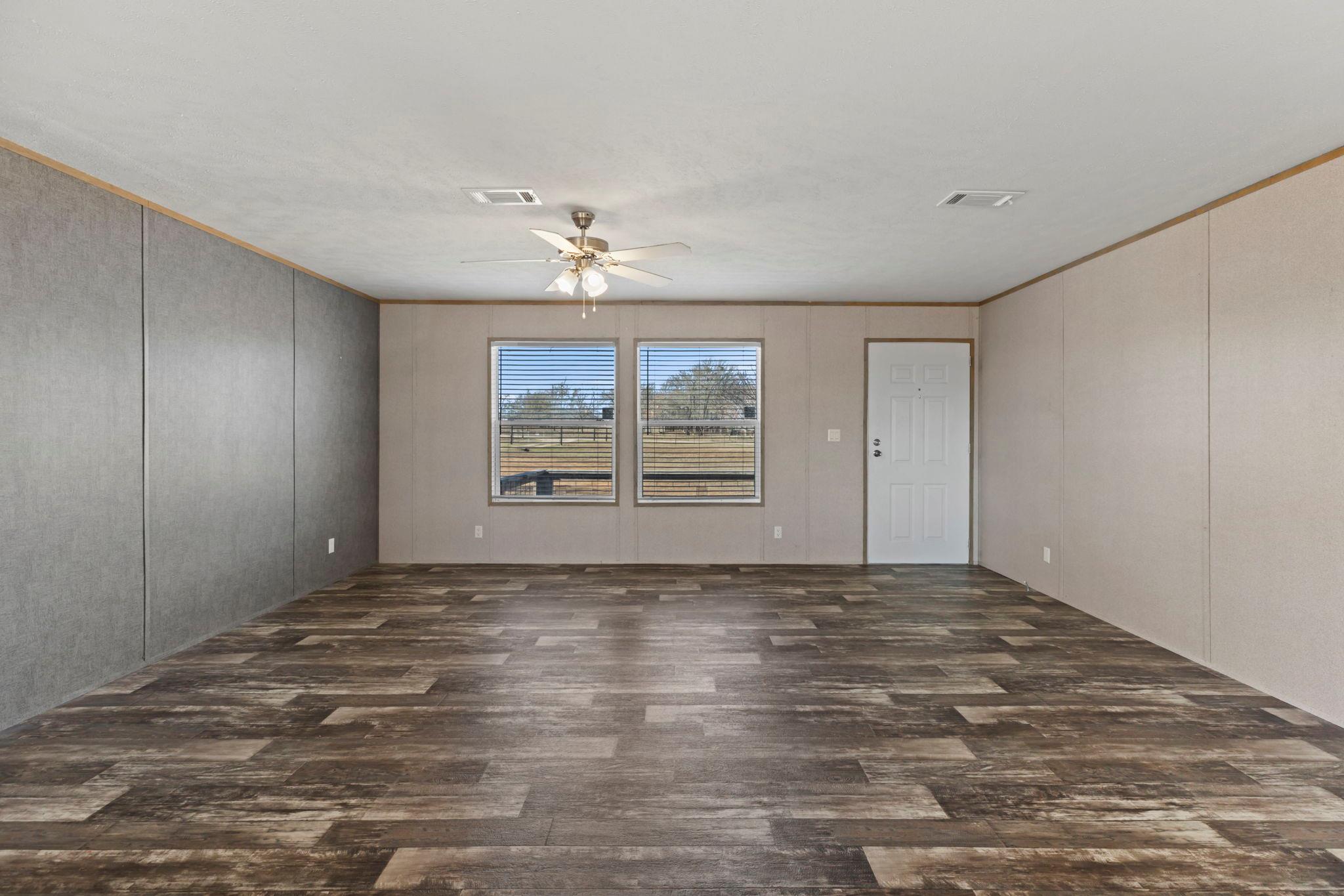 190 Branding Iron Trl, Lockhart, TX 78644