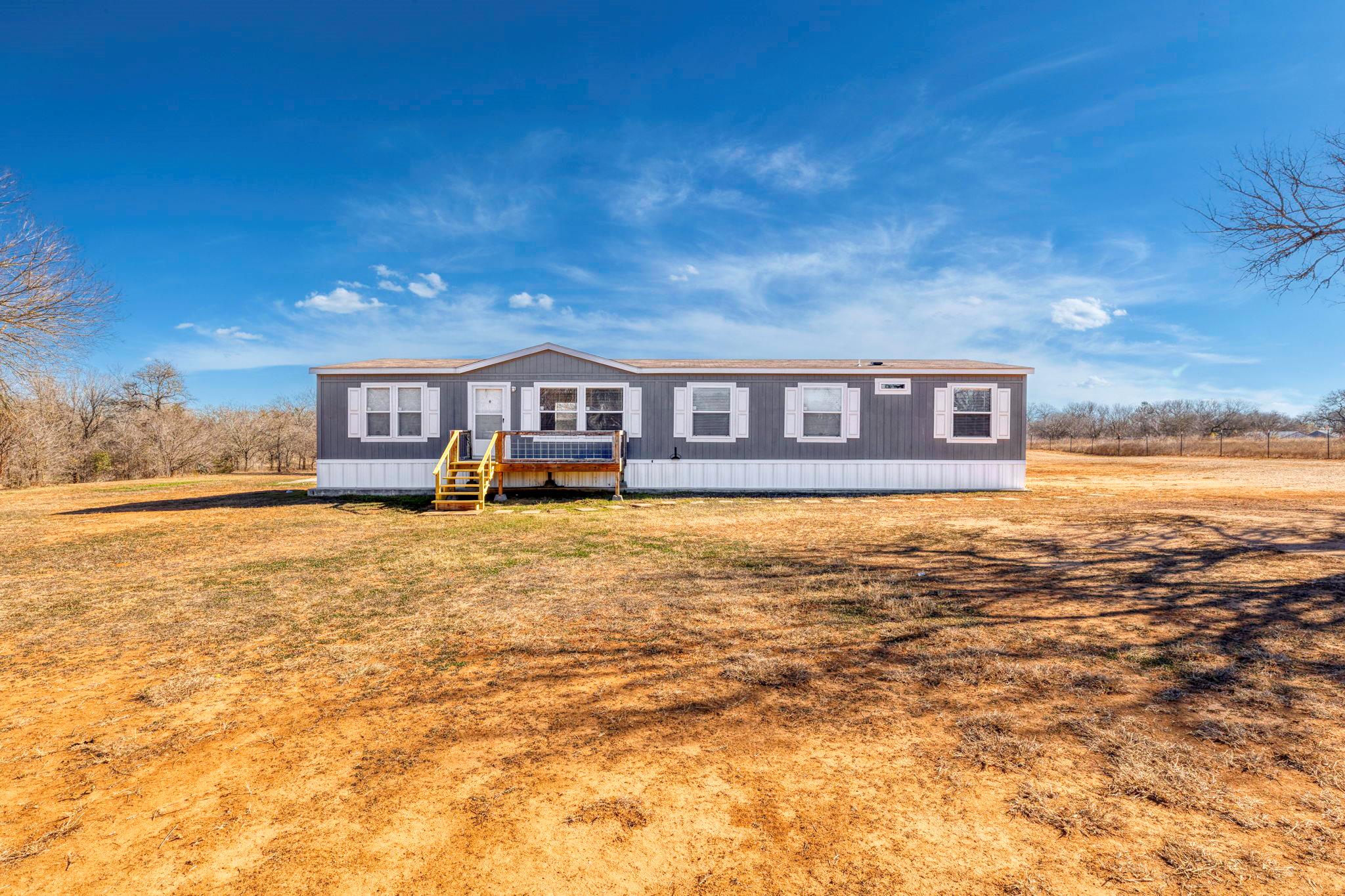 190 Branding Iron Trl, Lockhart, TX 78644