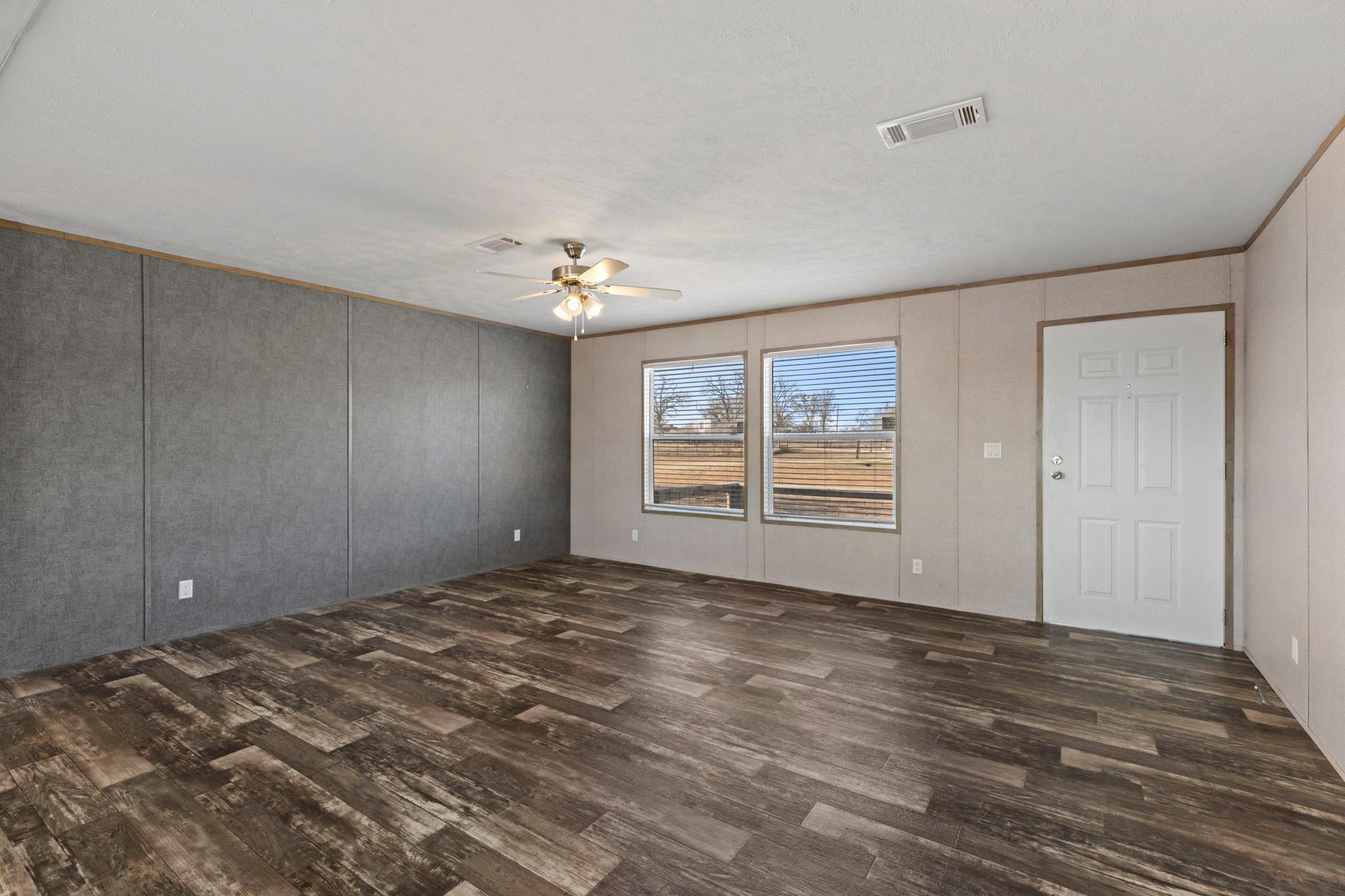 190 Branding Iron Trl, Lockhart, TX 78644