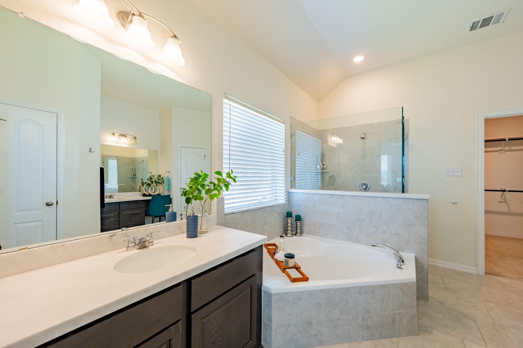 2029 Hawkes Cv, Leander, TX 78641