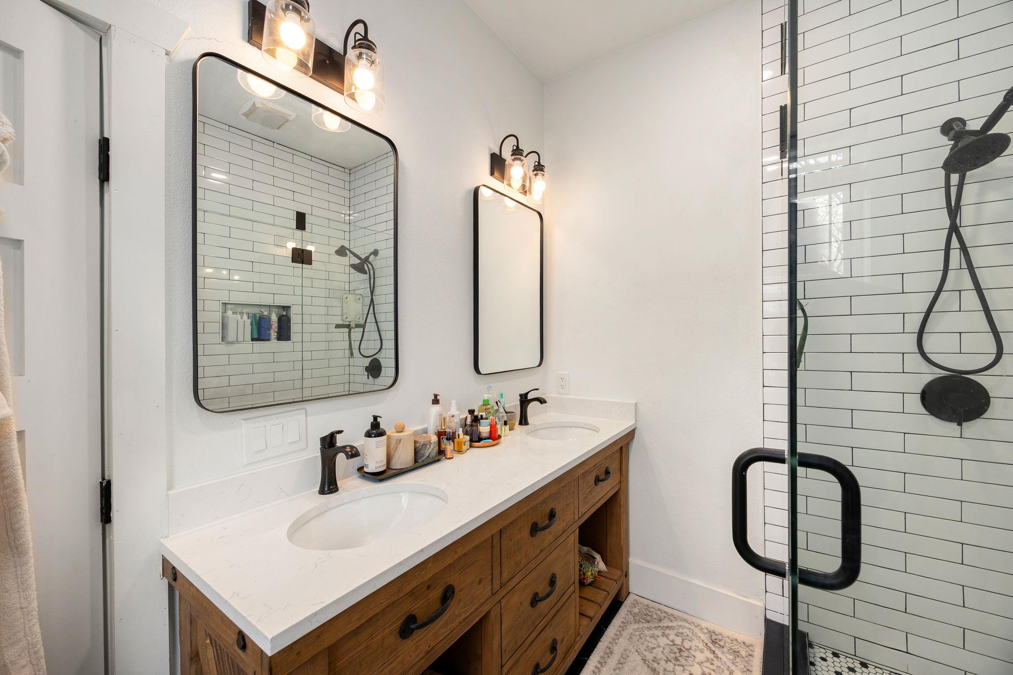 218 S Rio Grande St, Lockhart, TX 78644