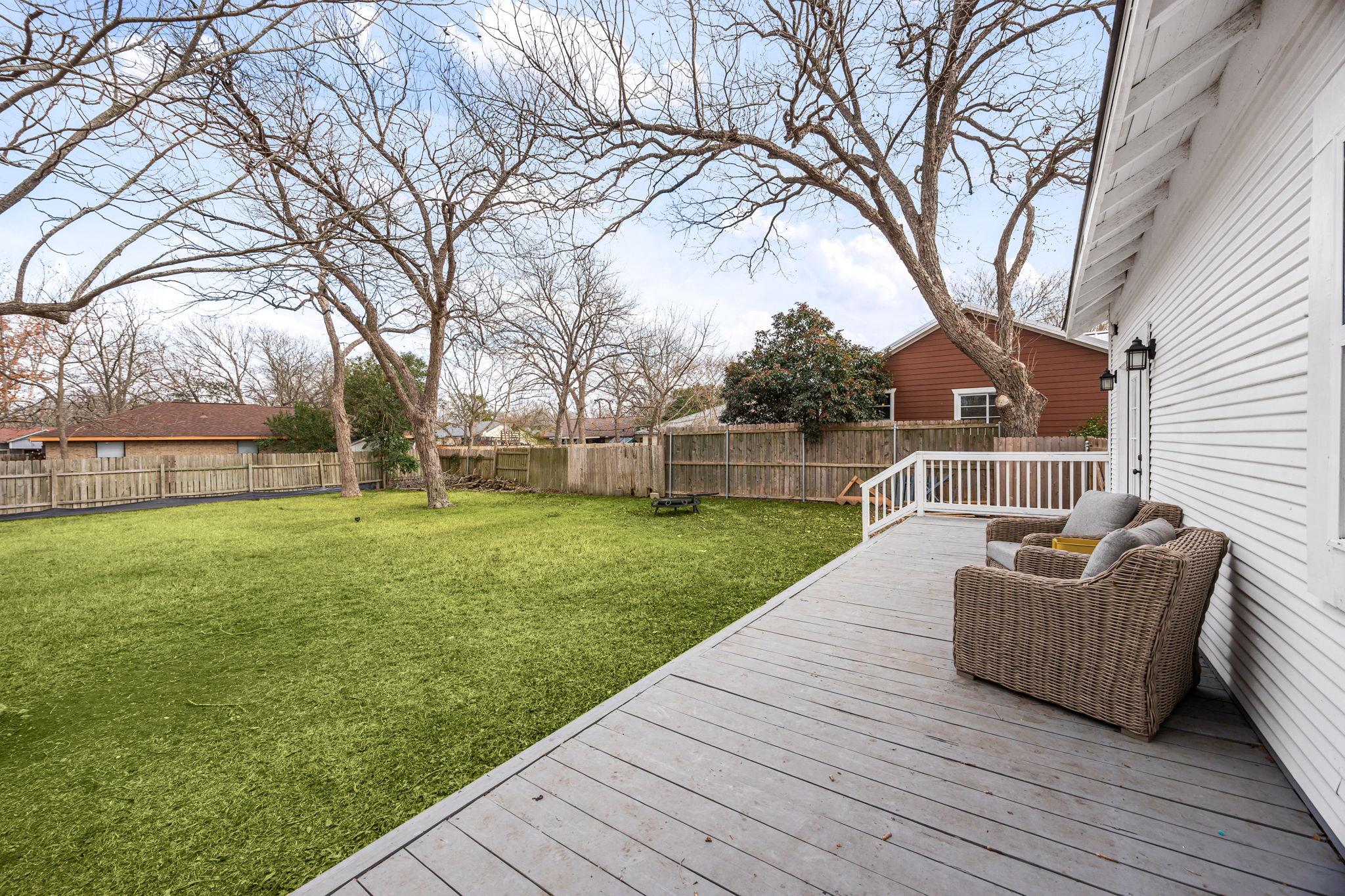 218 S Rio Grande St, Lockhart, TX 78644