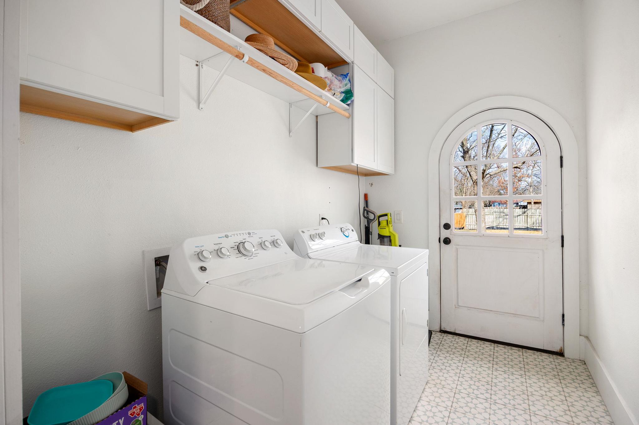 218 S Rio Grande St, Lockhart, TX 78644