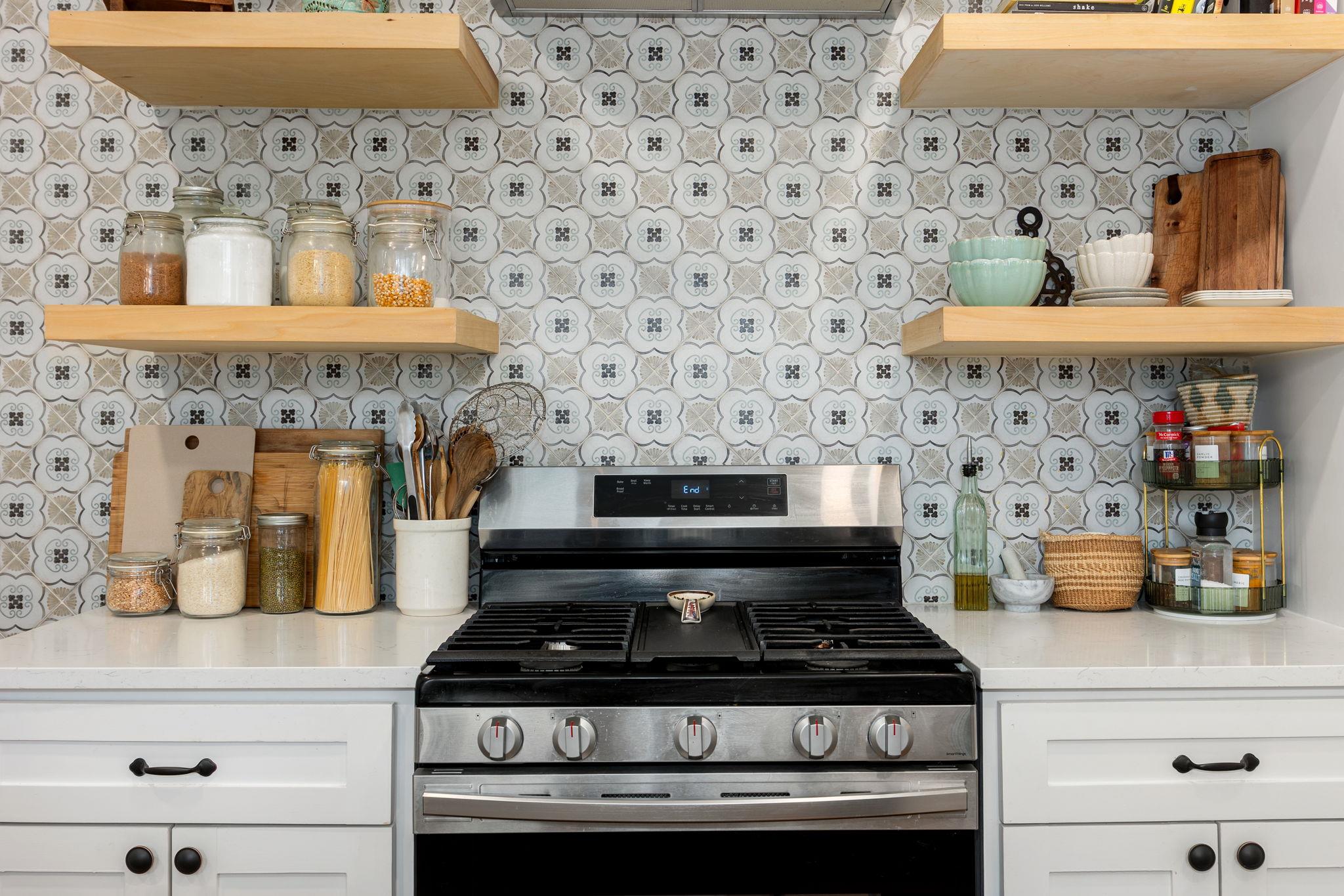 218 S Rio Grande St, Lockhart, TX 78644