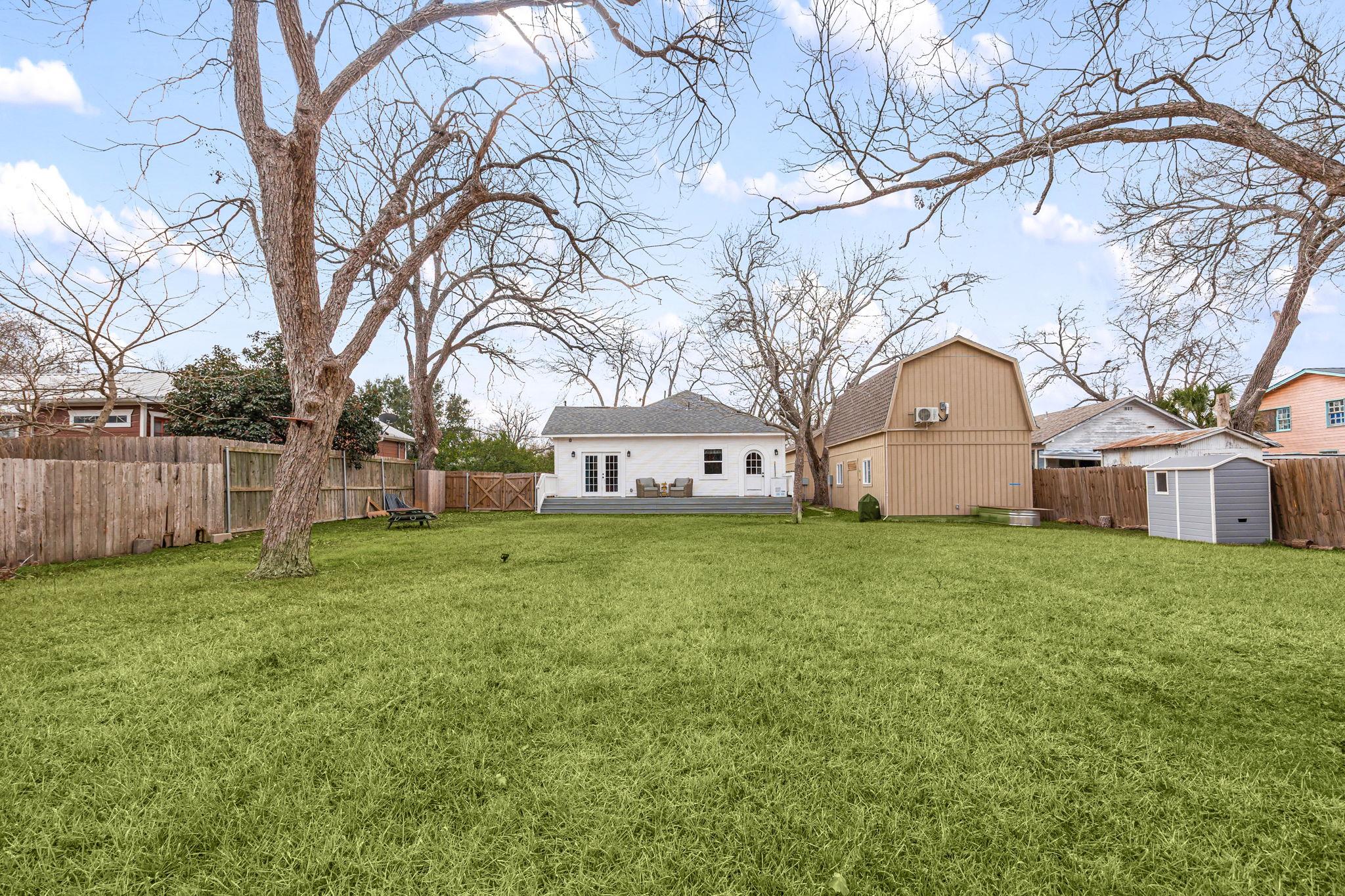 218 S Rio Grande St, Lockhart, TX 78644