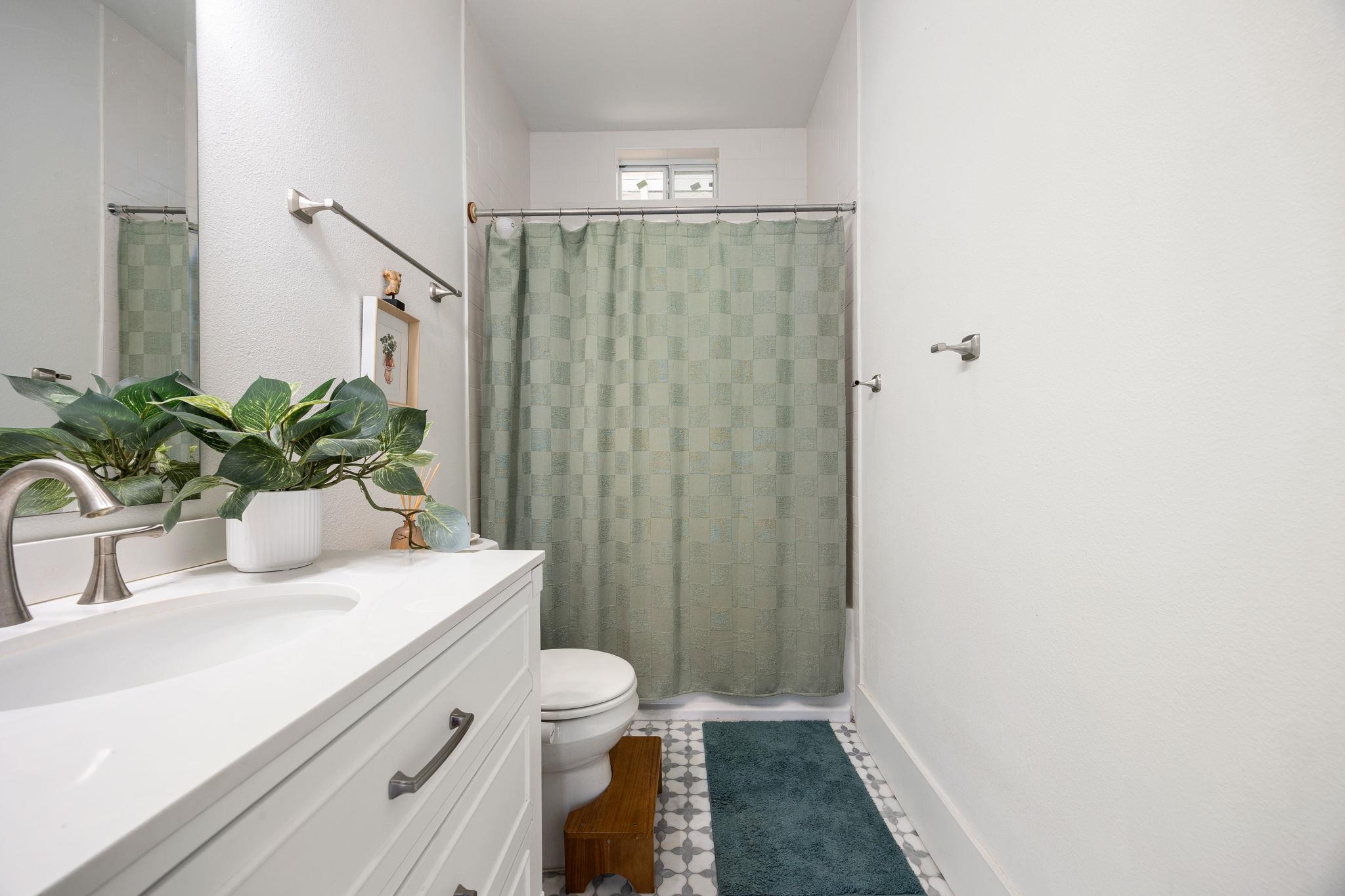 218 S Rio Grande St, Lockhart, TX 78644