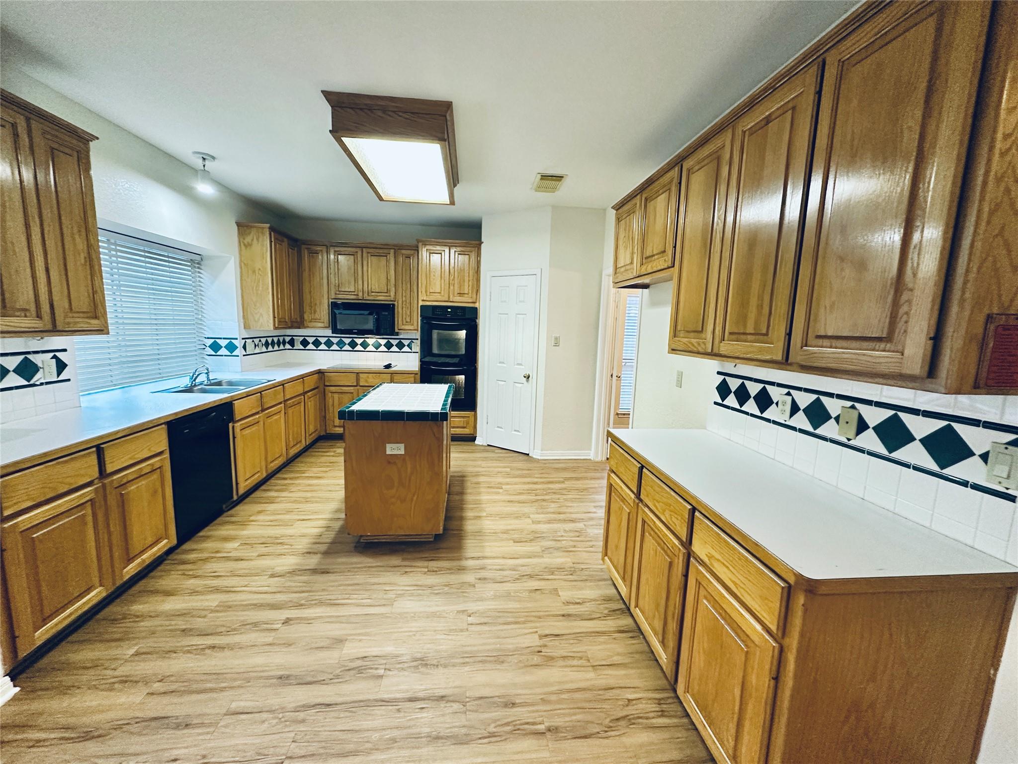 7508 Orrick Dr, Austin, TX 78749