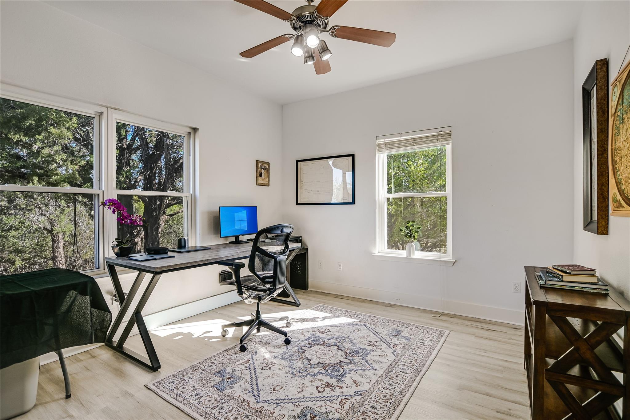 945 Wesley Ridge Dr, Spicewood, TX 78669