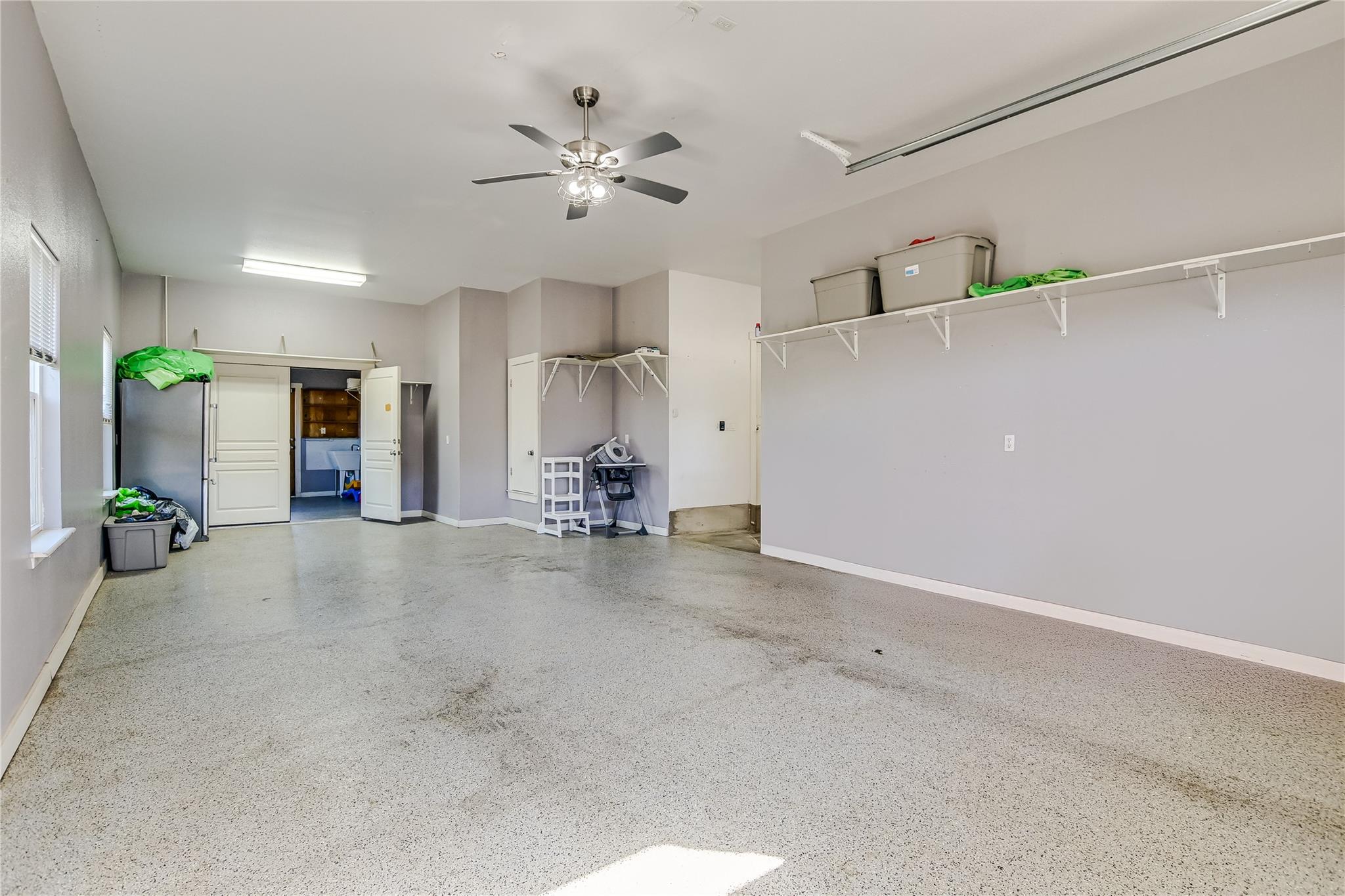 945 Wesley Ridge Dr, Spicewood, TX 78669