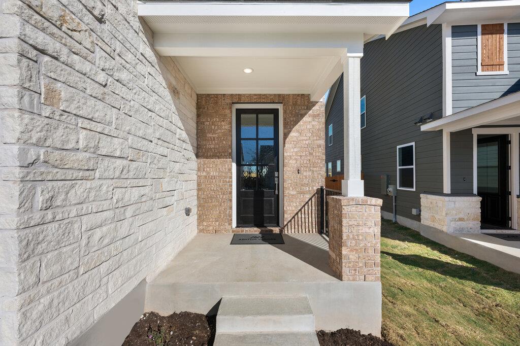 125 Clover Bnd, Liberty Hill, TX 78642
