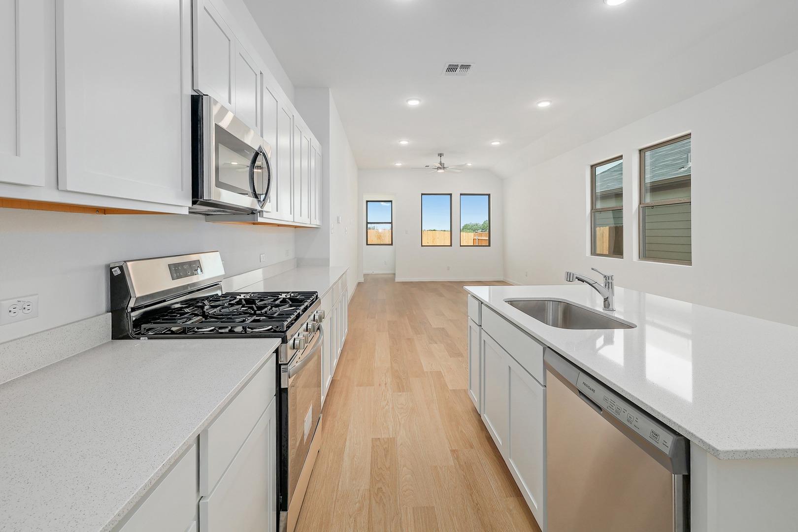 445 Lucky Ave, Elgin, TX 78621