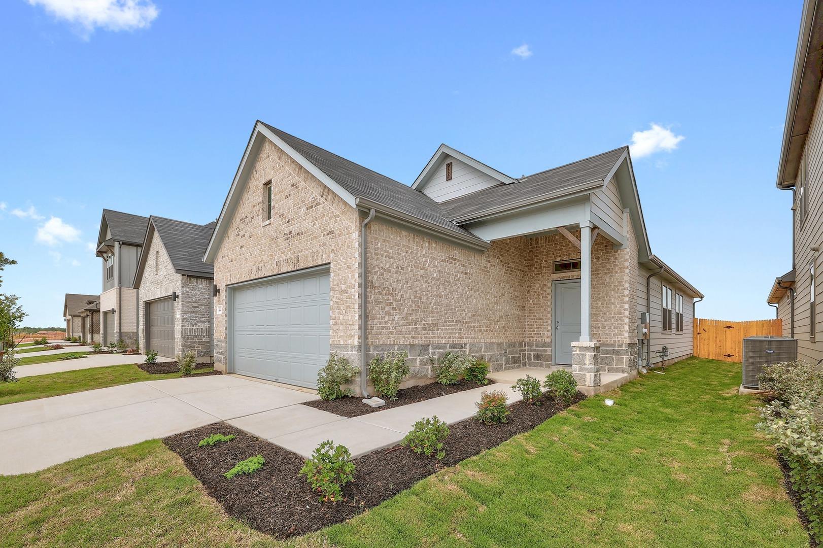 445 Lucky Ave, Elgin, TX 78621