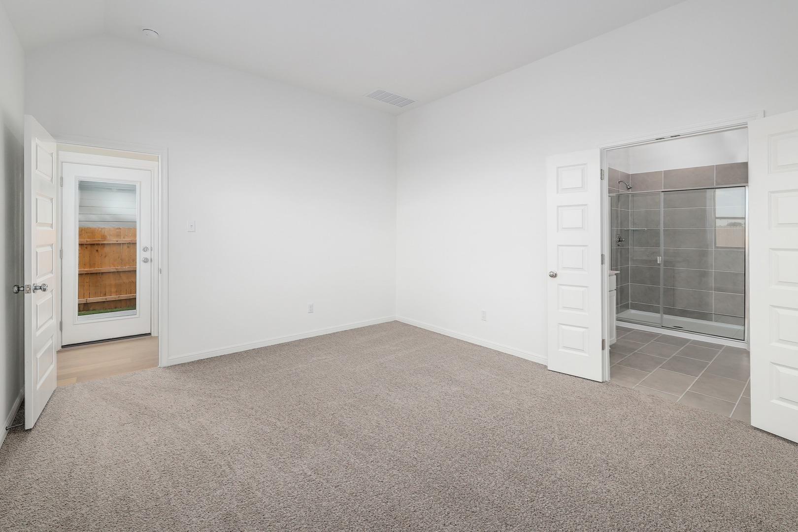 445 Lucky Ave, Elgin, TX 78621