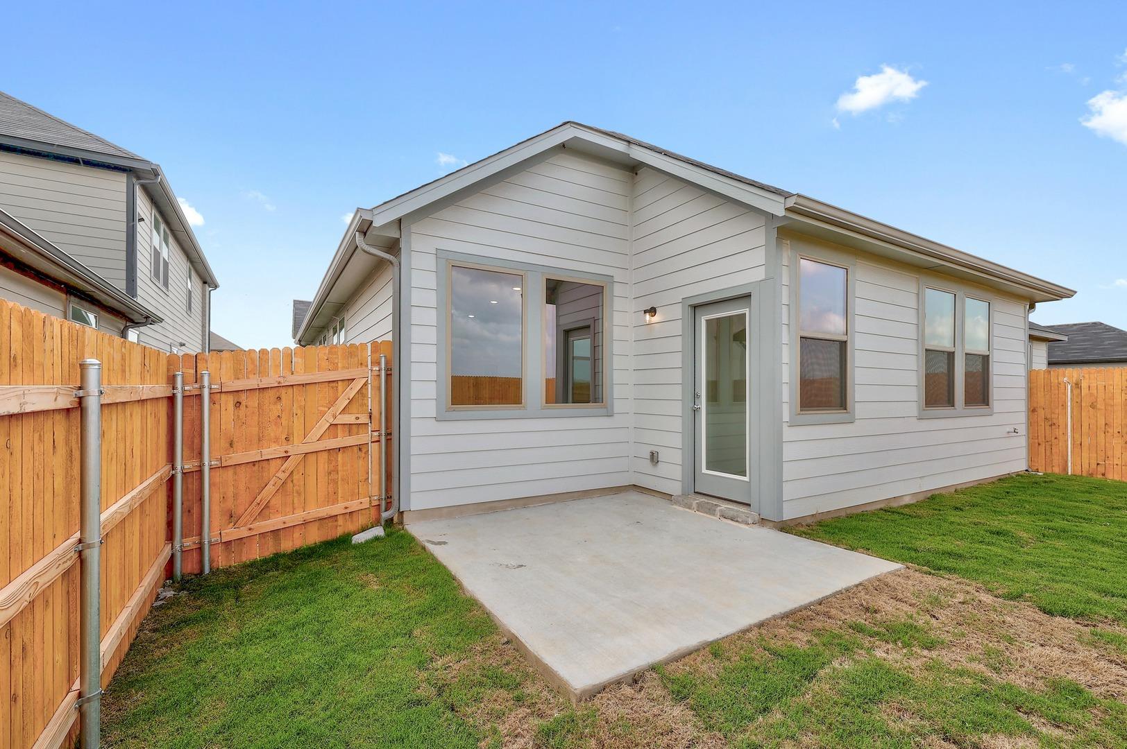 445 Lucky Ave, Elgin, TX 78621