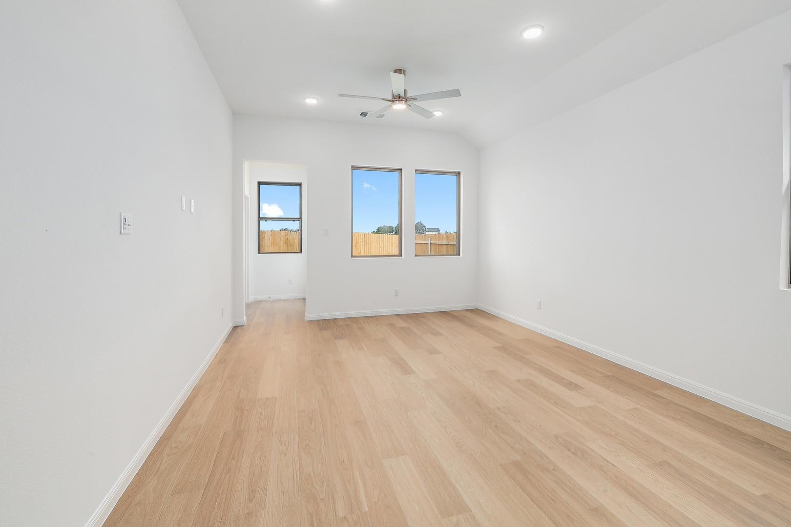 445 Lucky Ave, Elgin, TX 78621