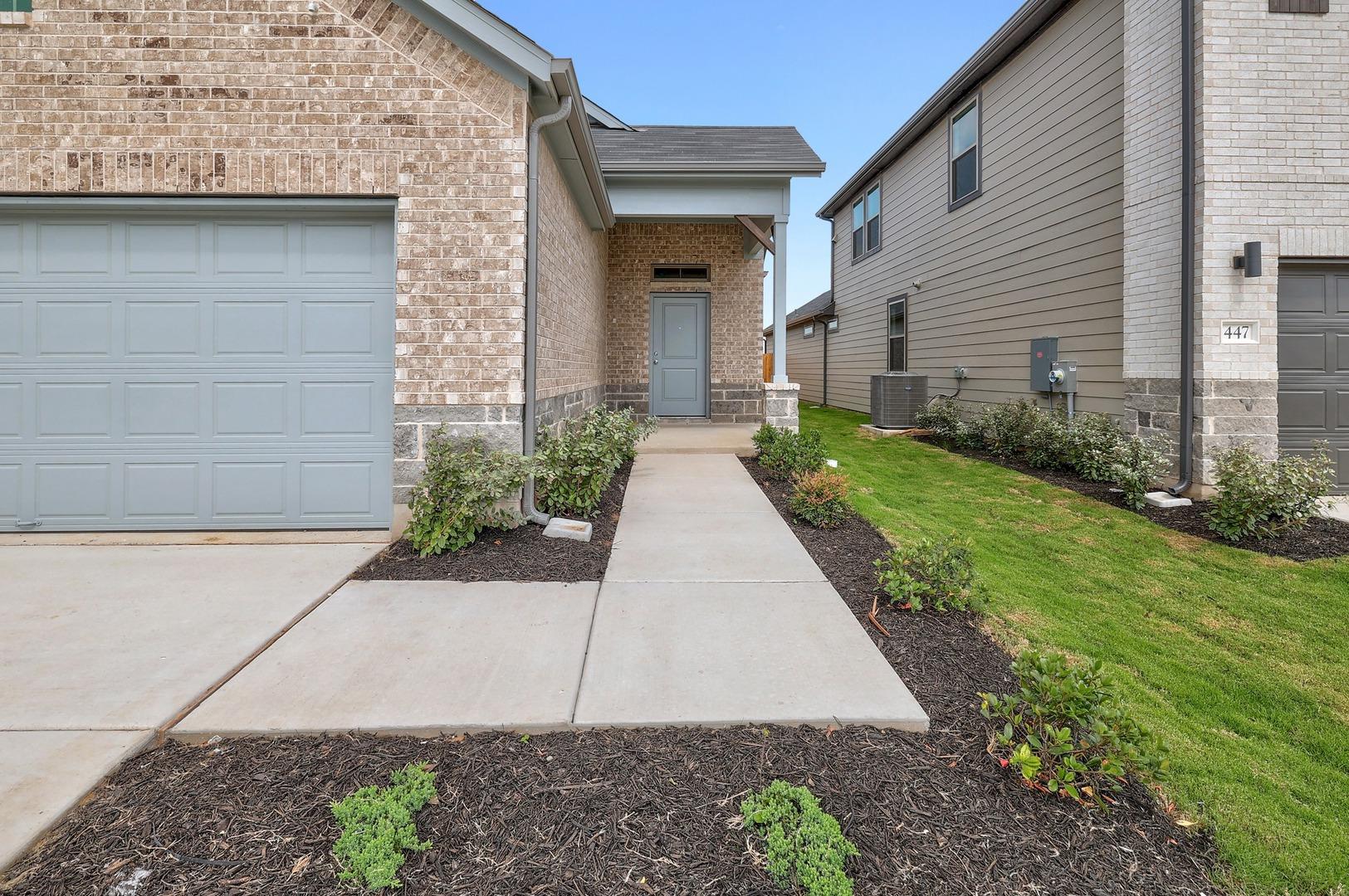 445 Lucky Ave, Elgin, TX 78621