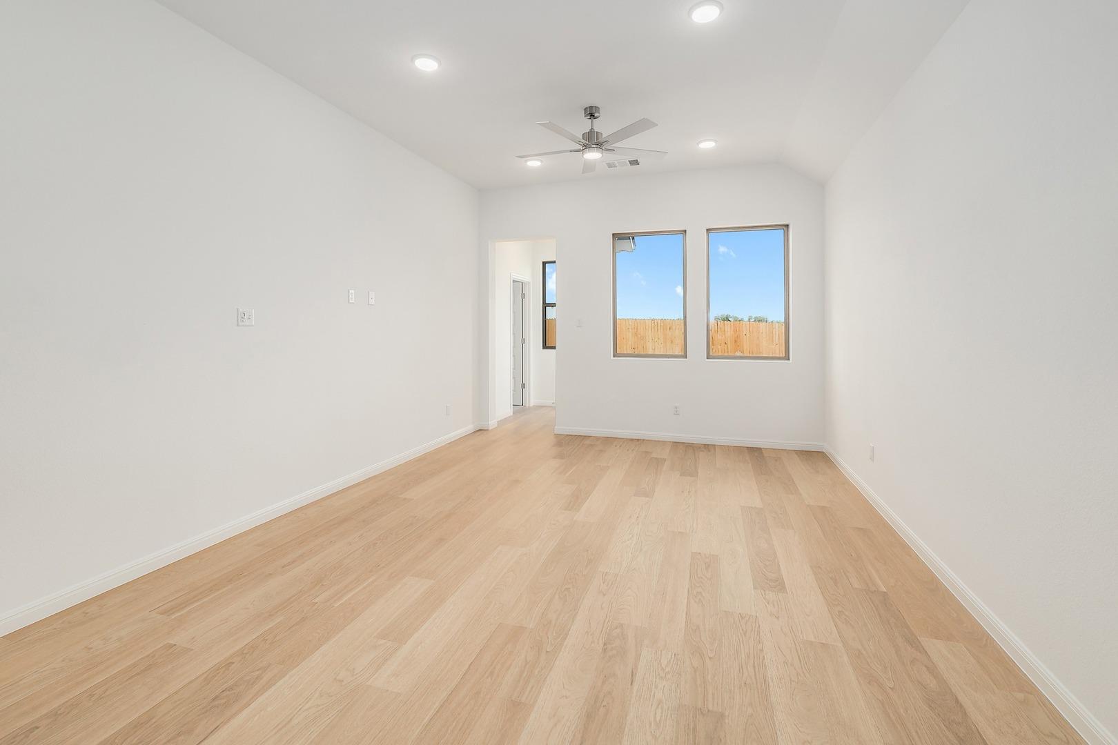 445 Lucky Ave, Elgin, TX 78621