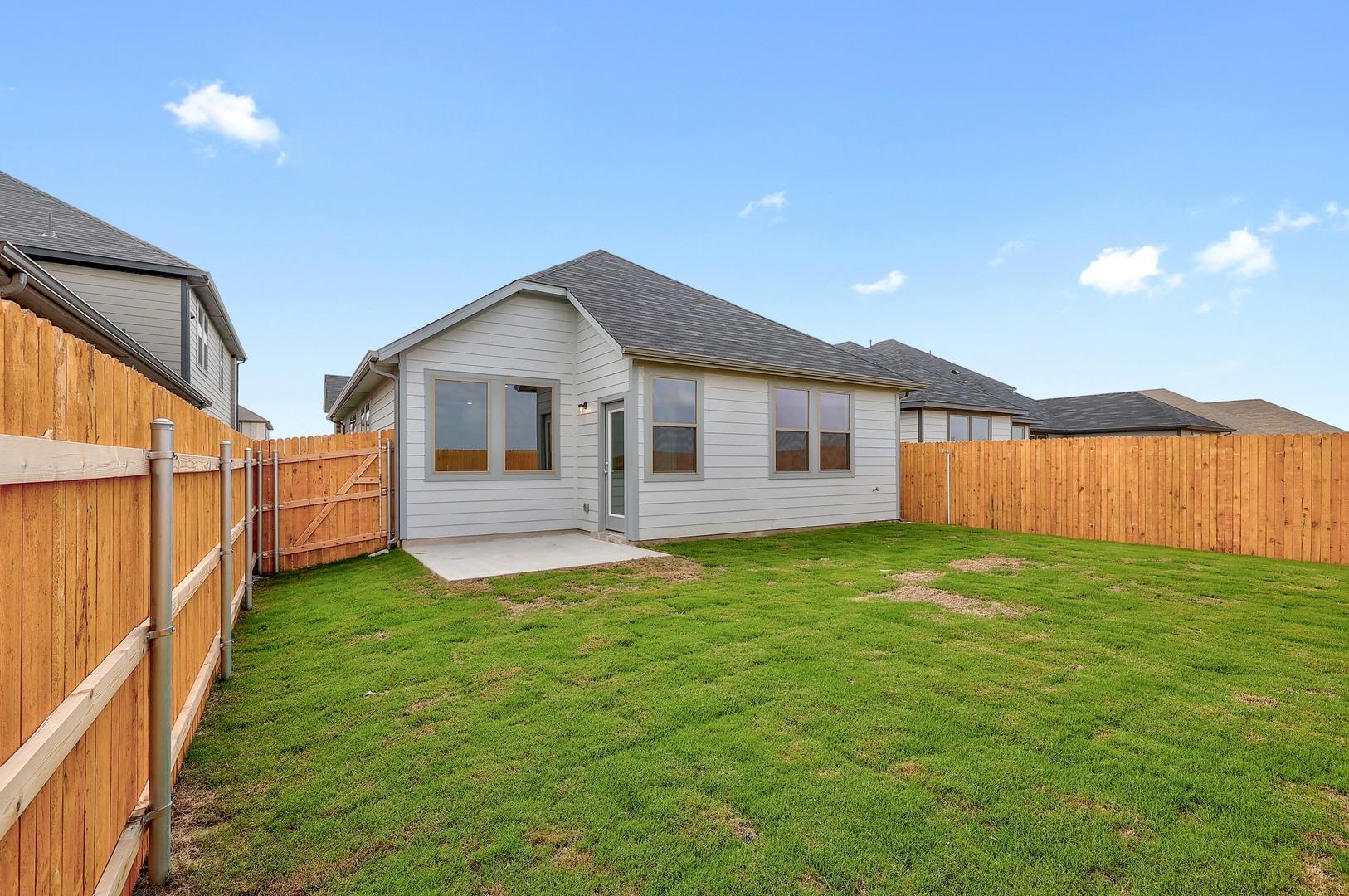 445 Lucky Ave, Elgin, TX 78621