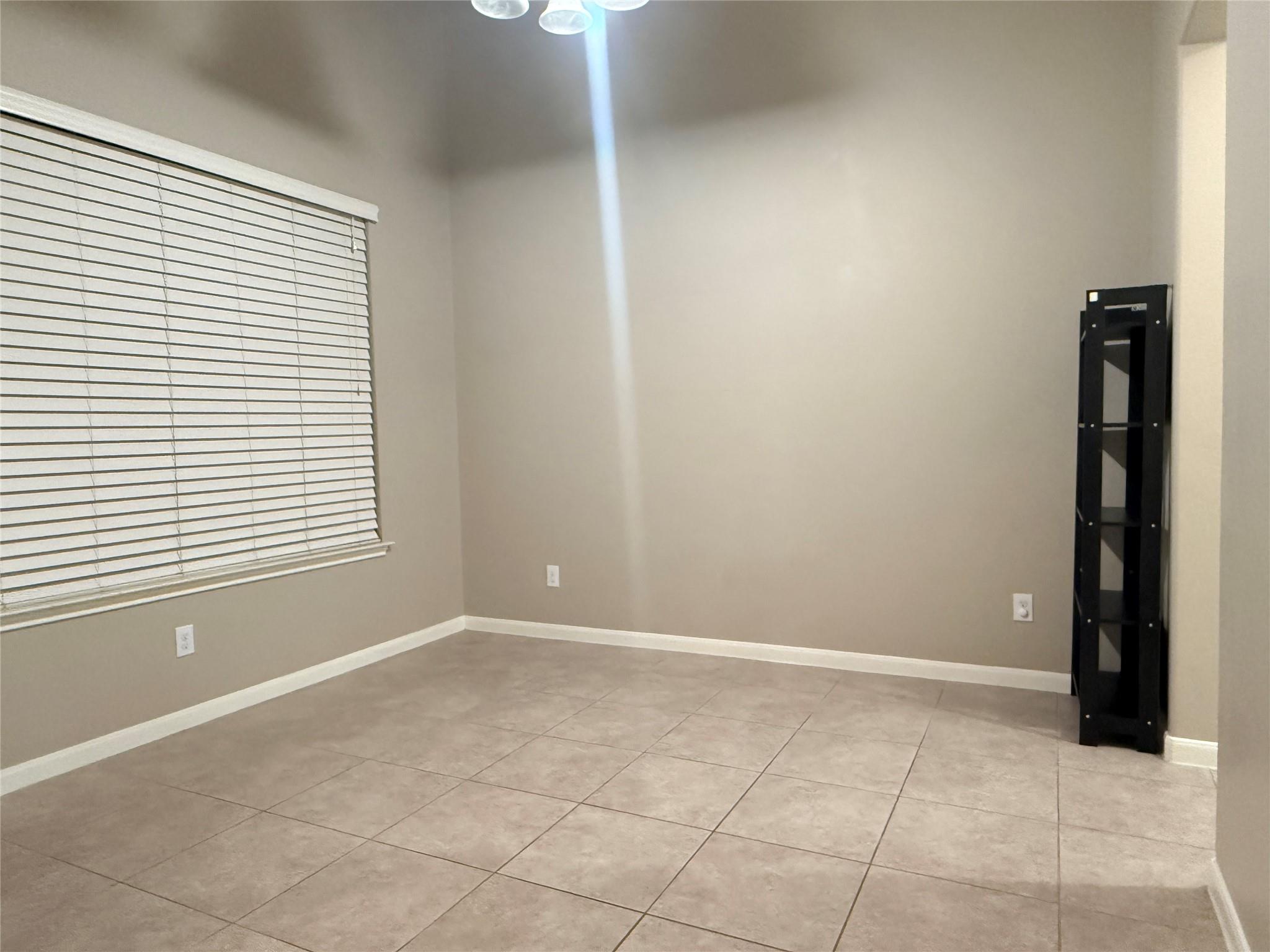 112 E Adelanta Pl, Round Rock, TX 78681