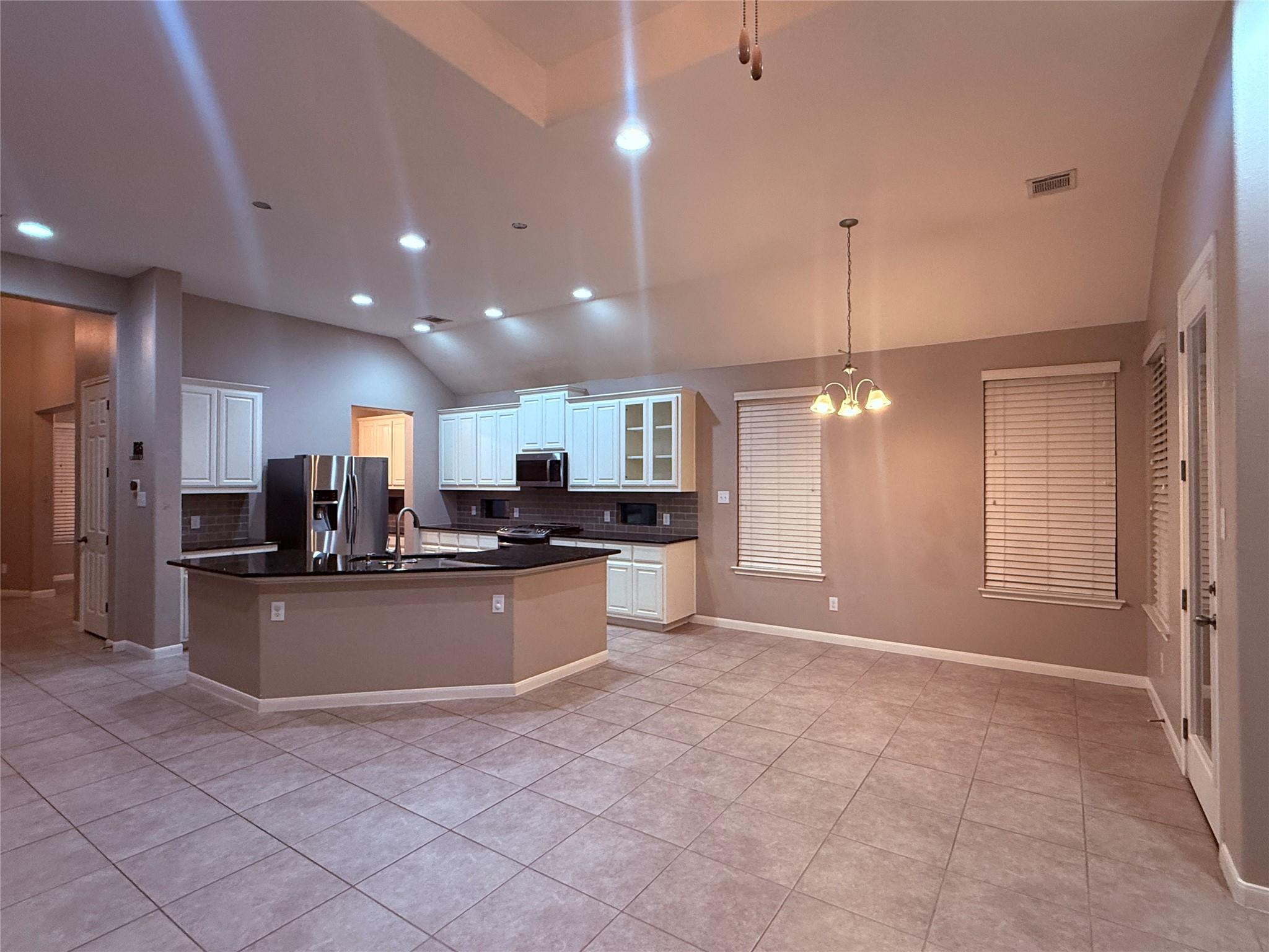 112 E Adelanta Pl, Round Rock, TX 78681