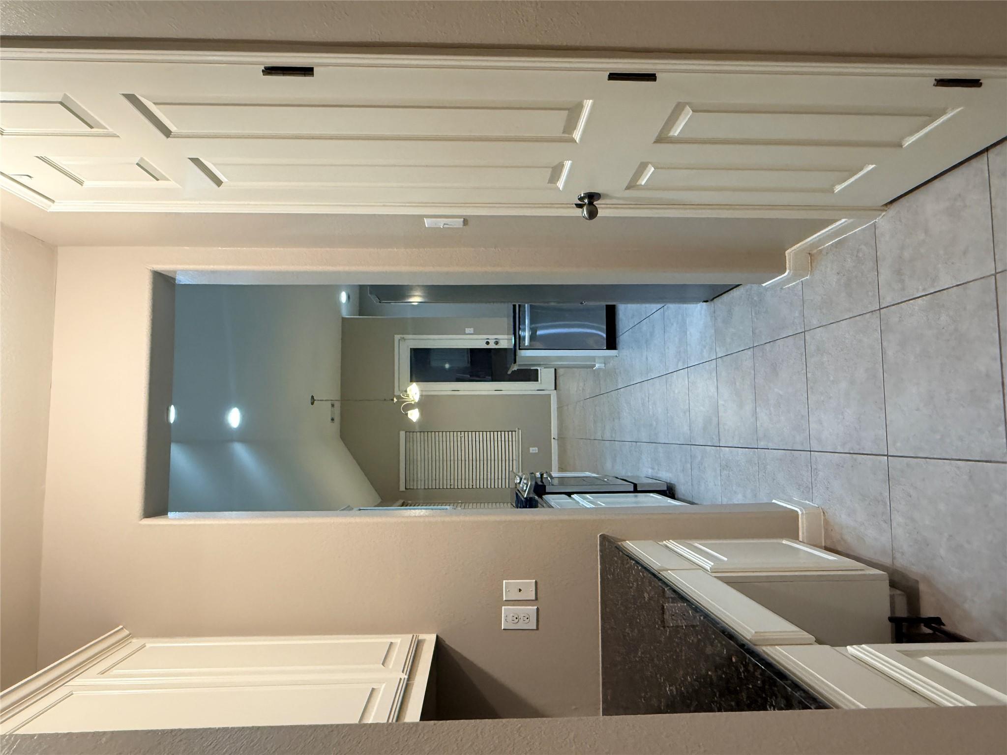 112 E Adelanta Pl, Round Rock, TX 78681