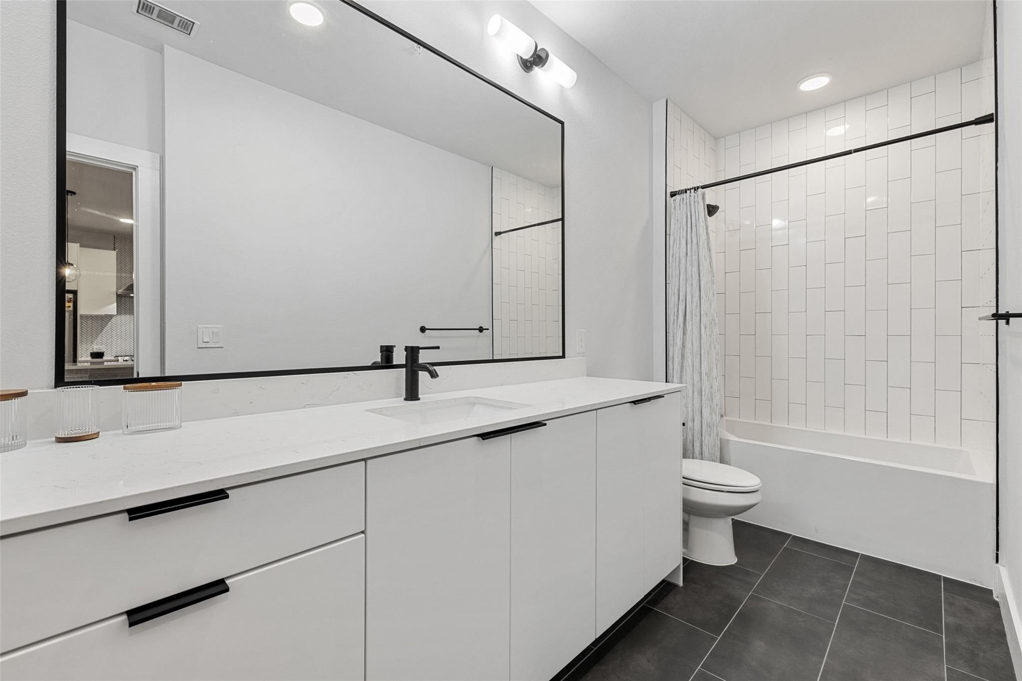 2500 Longview St # 418, Austin, TX 78705