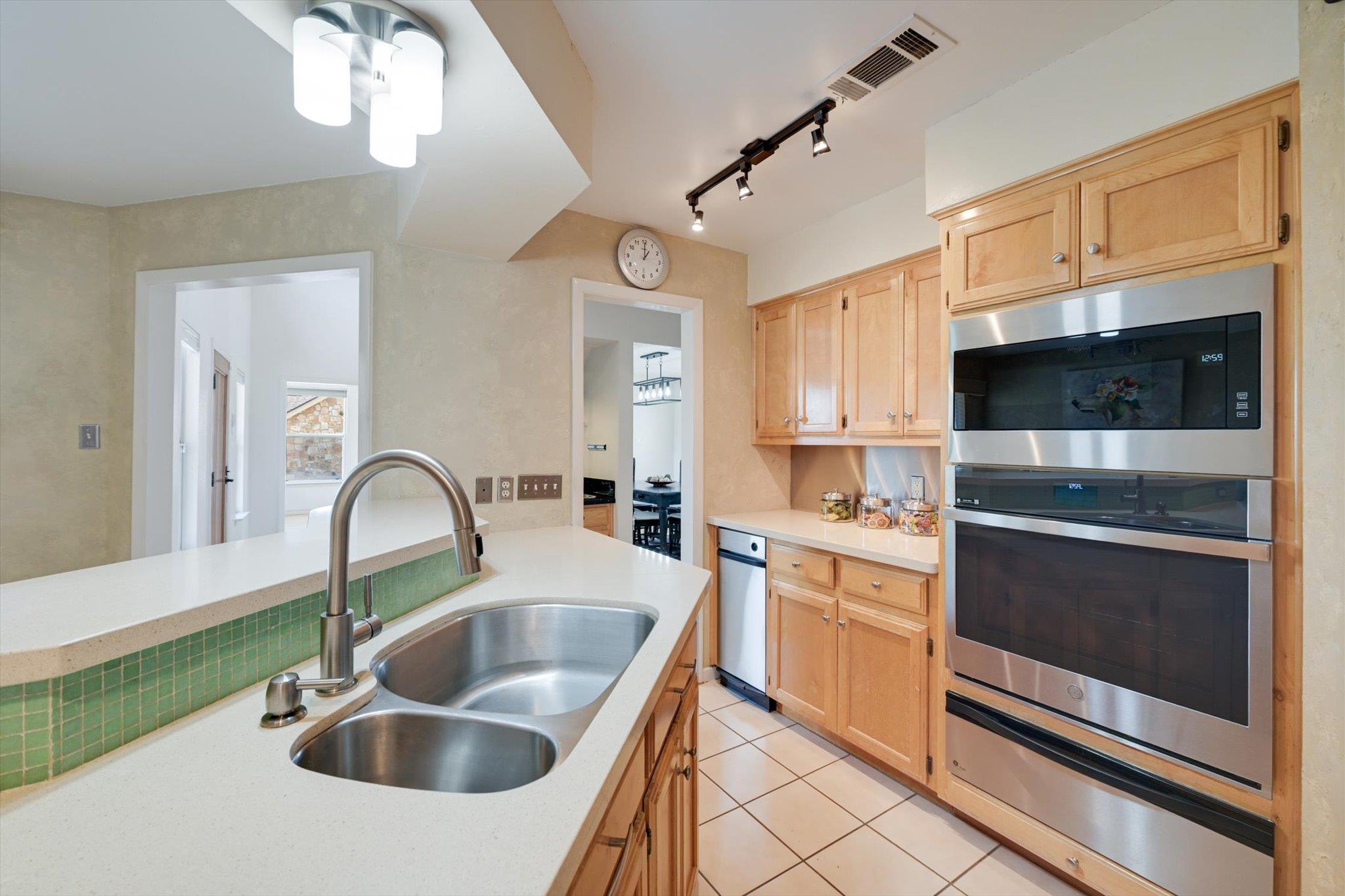 5731 Misty Hill Cv, Austin, TX 78759