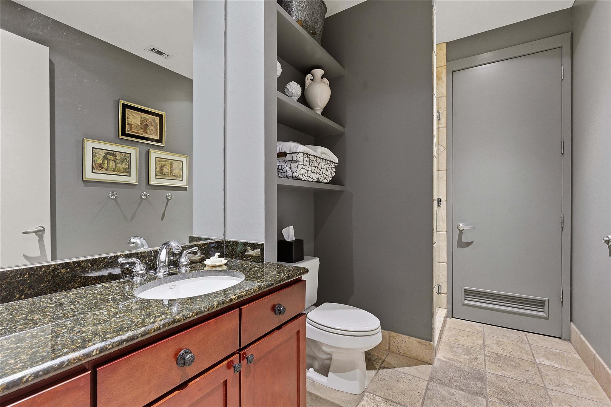 800 W 5th St # 1001, Austin, TX 78703