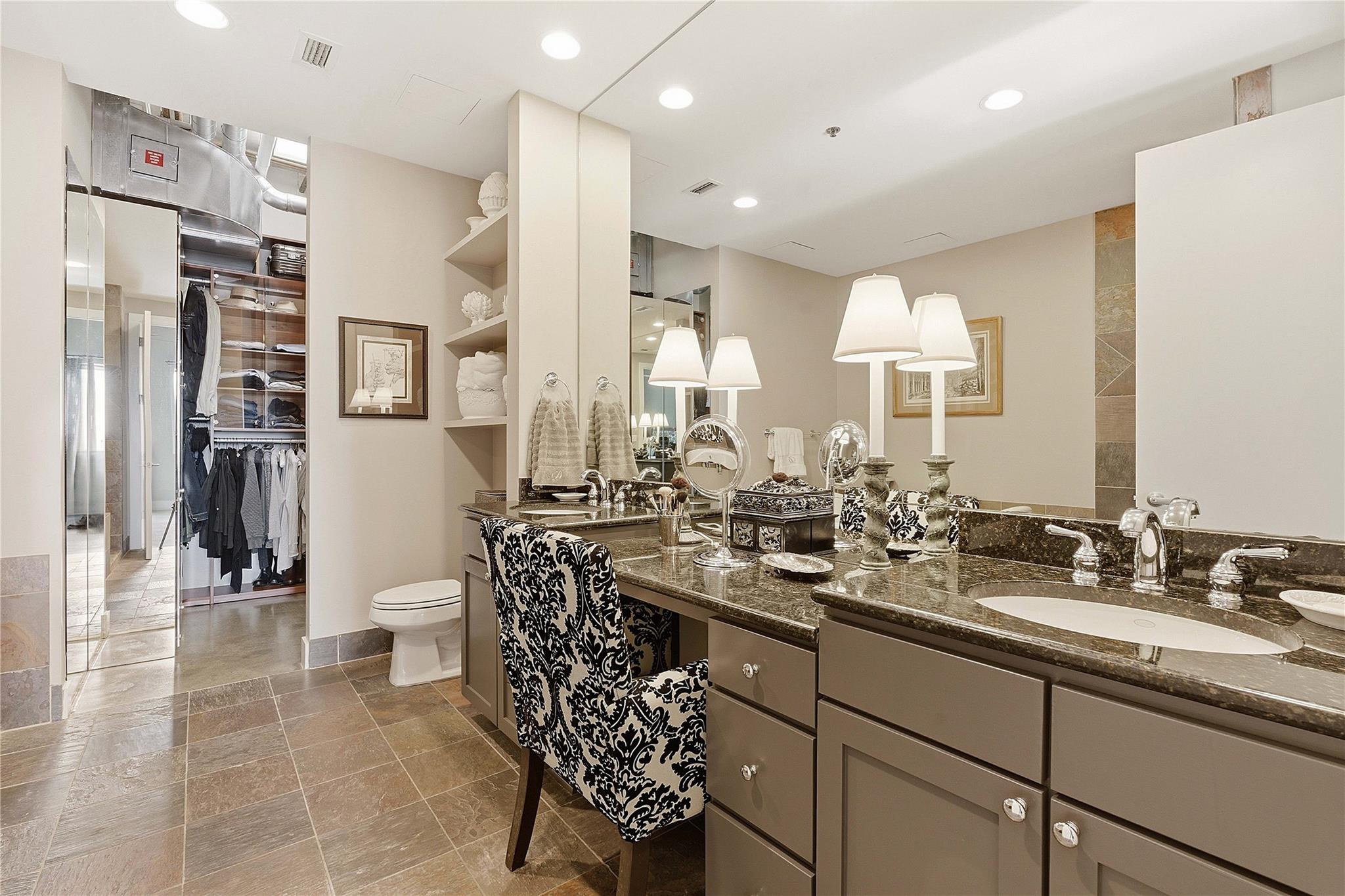 800 W 5th St # 1001, Austin, TX 78703