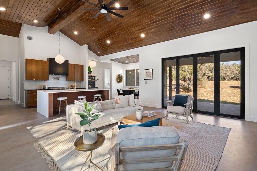 47 War Bonnet, Wimberley, TX 78676