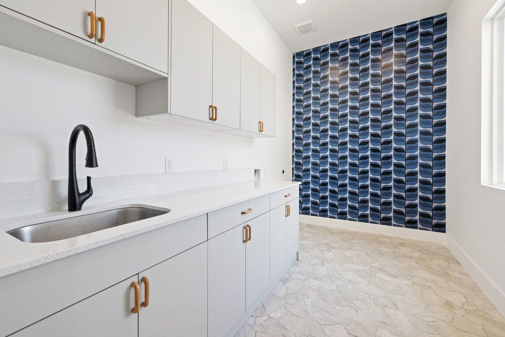 47 War Bonnet, Wimberley, TX 78676