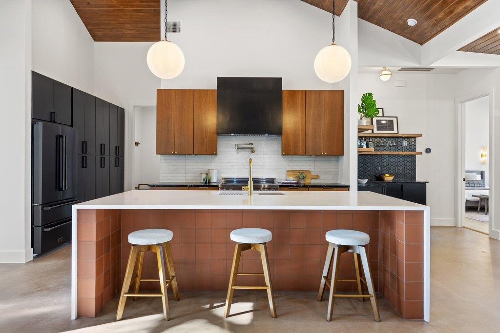 47 War Bonnet, Wimberley, TX 78676