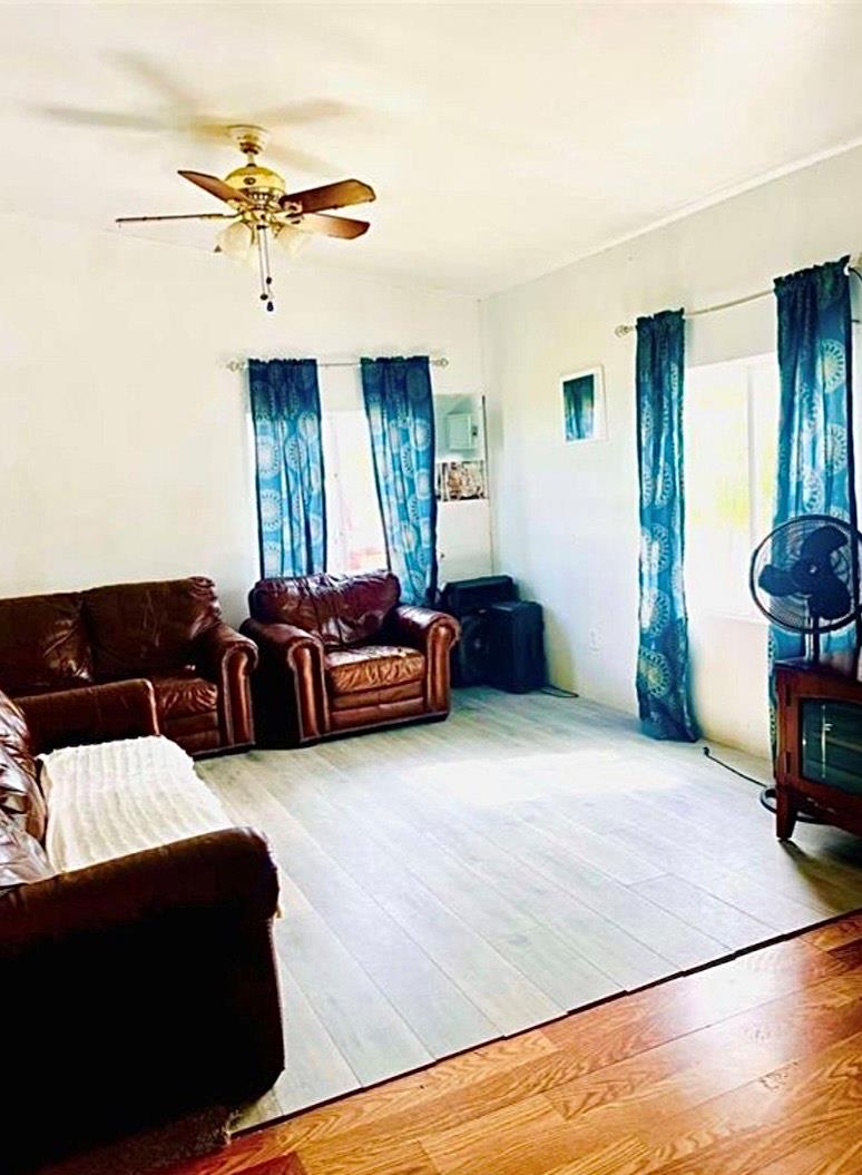 290 Pebblestone Rd, Dale, TX 78616