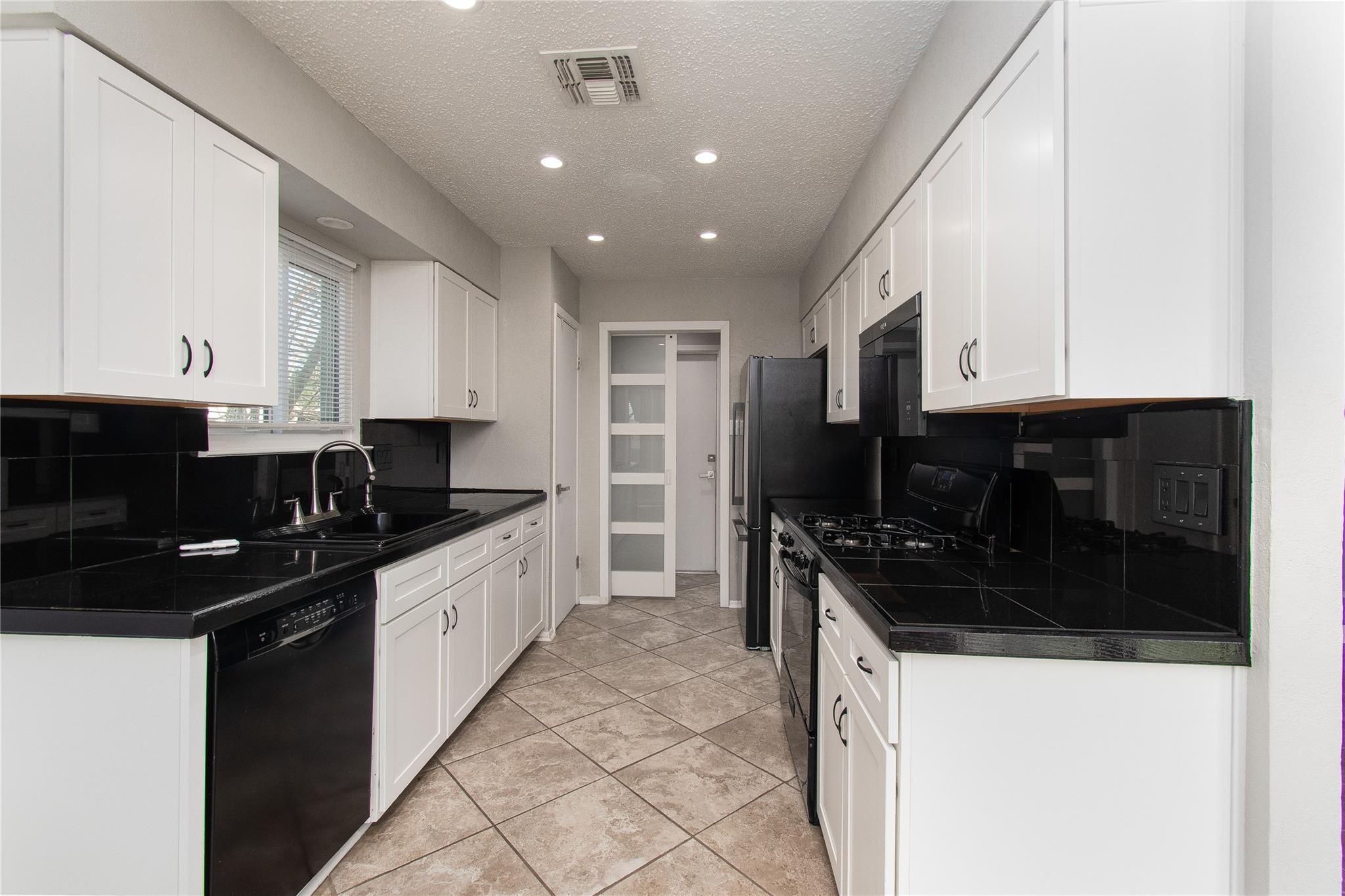 501 Greenway Dr, Pflugerville, TX 78660