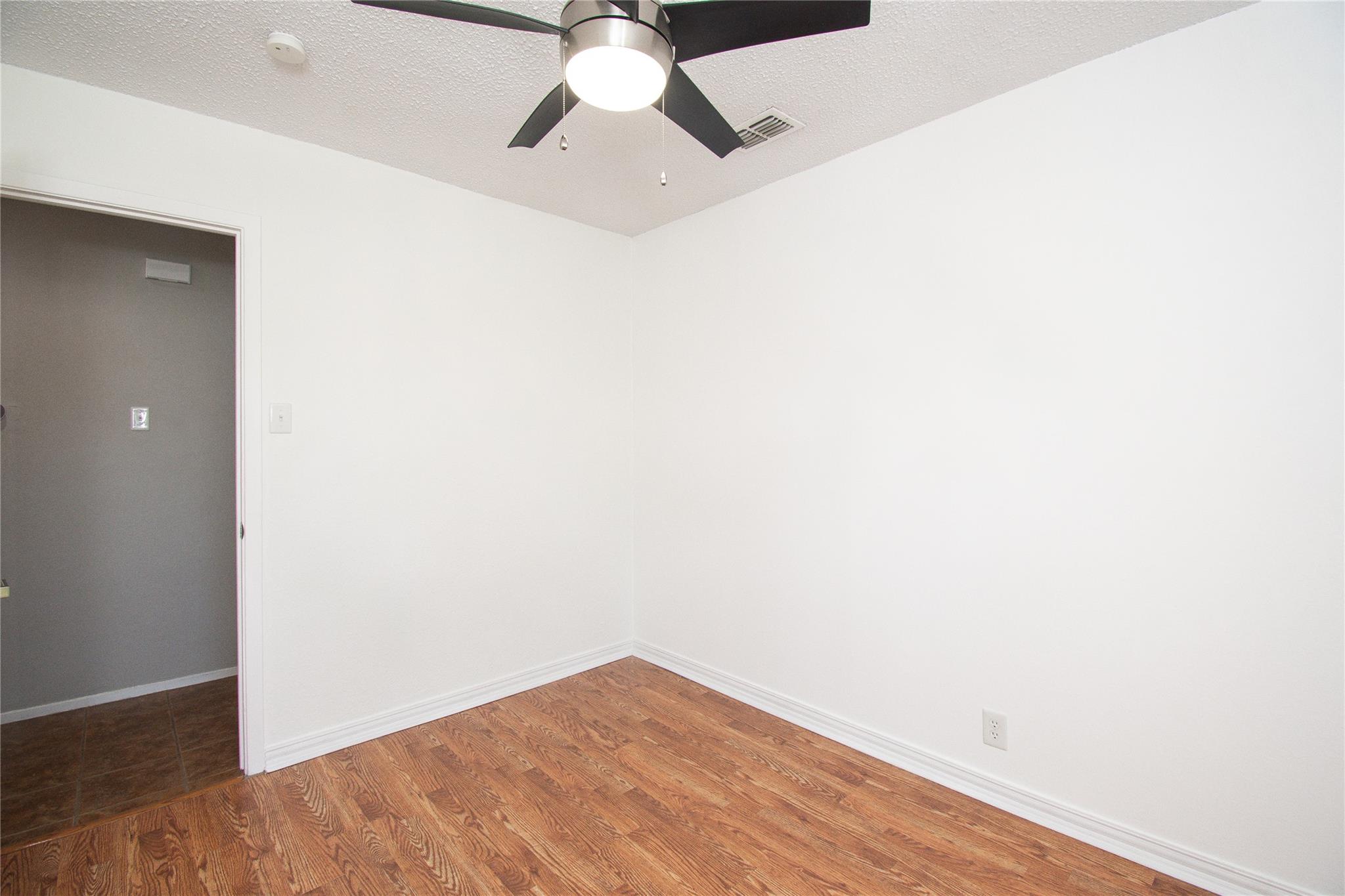 501 Greenway Dr, Pflugerville, TX 78660