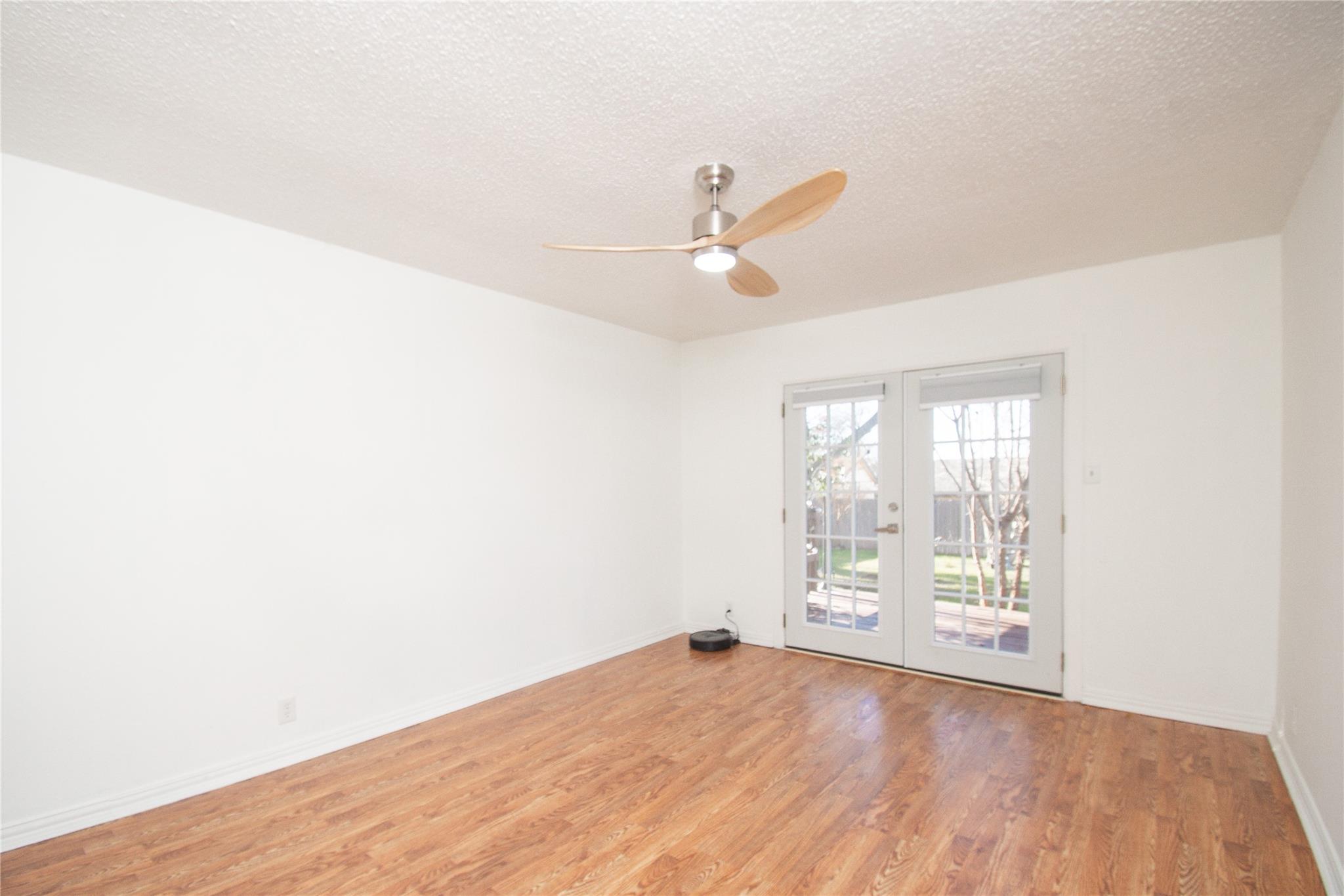 501 Greenway Dr, Pflugerville, TX 78660