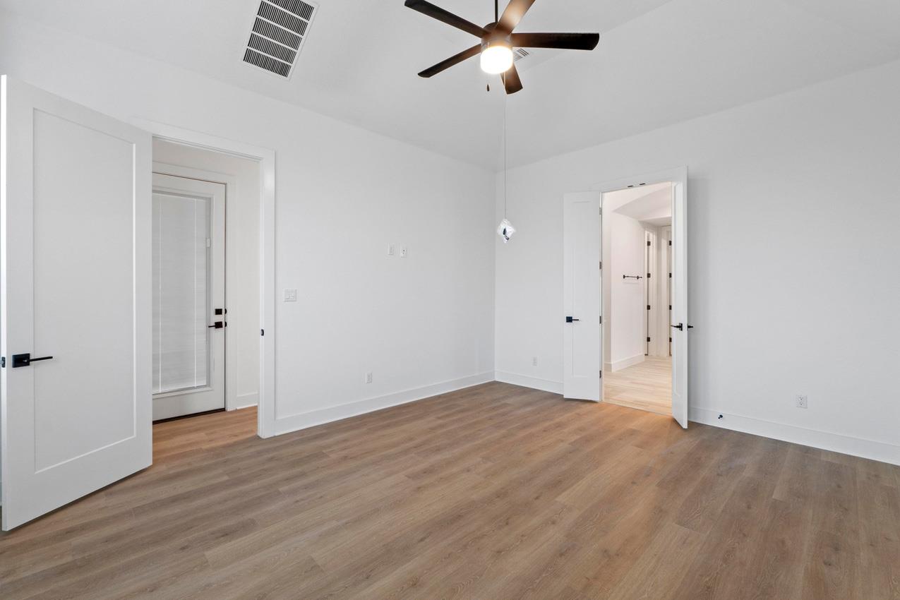 2013 Tobiano Trce, Georgetown, TX 78633