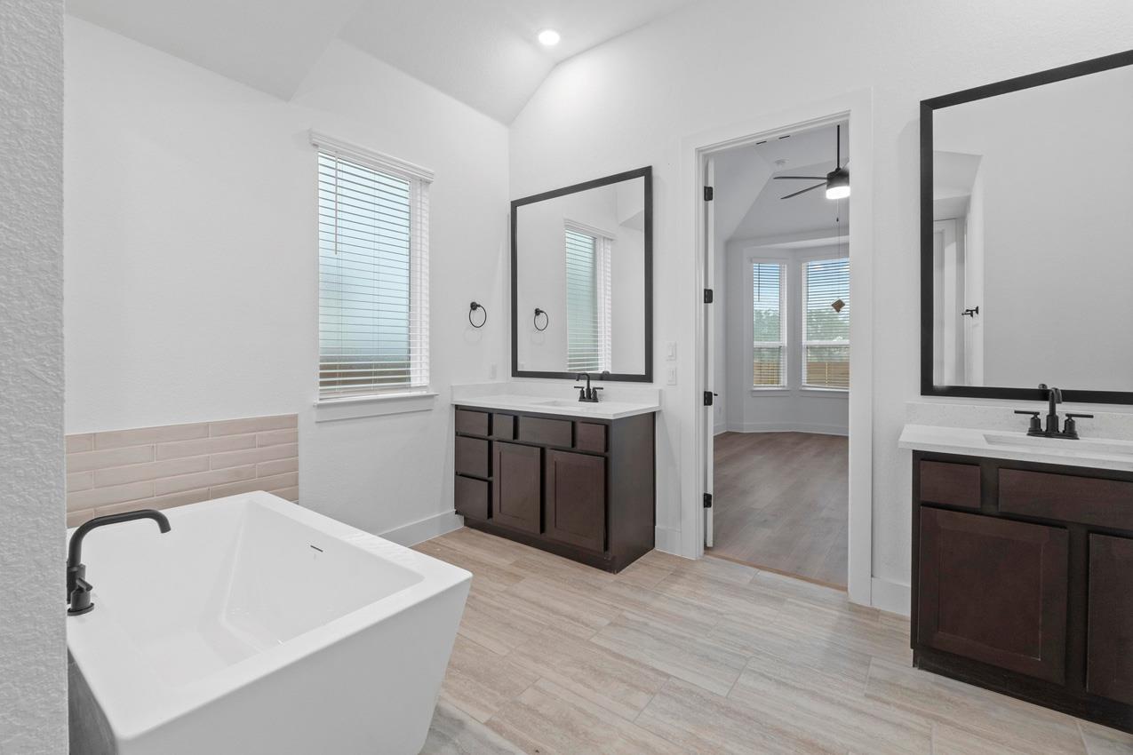 2013 Tobiano Trce, Georgetown, TX 78633