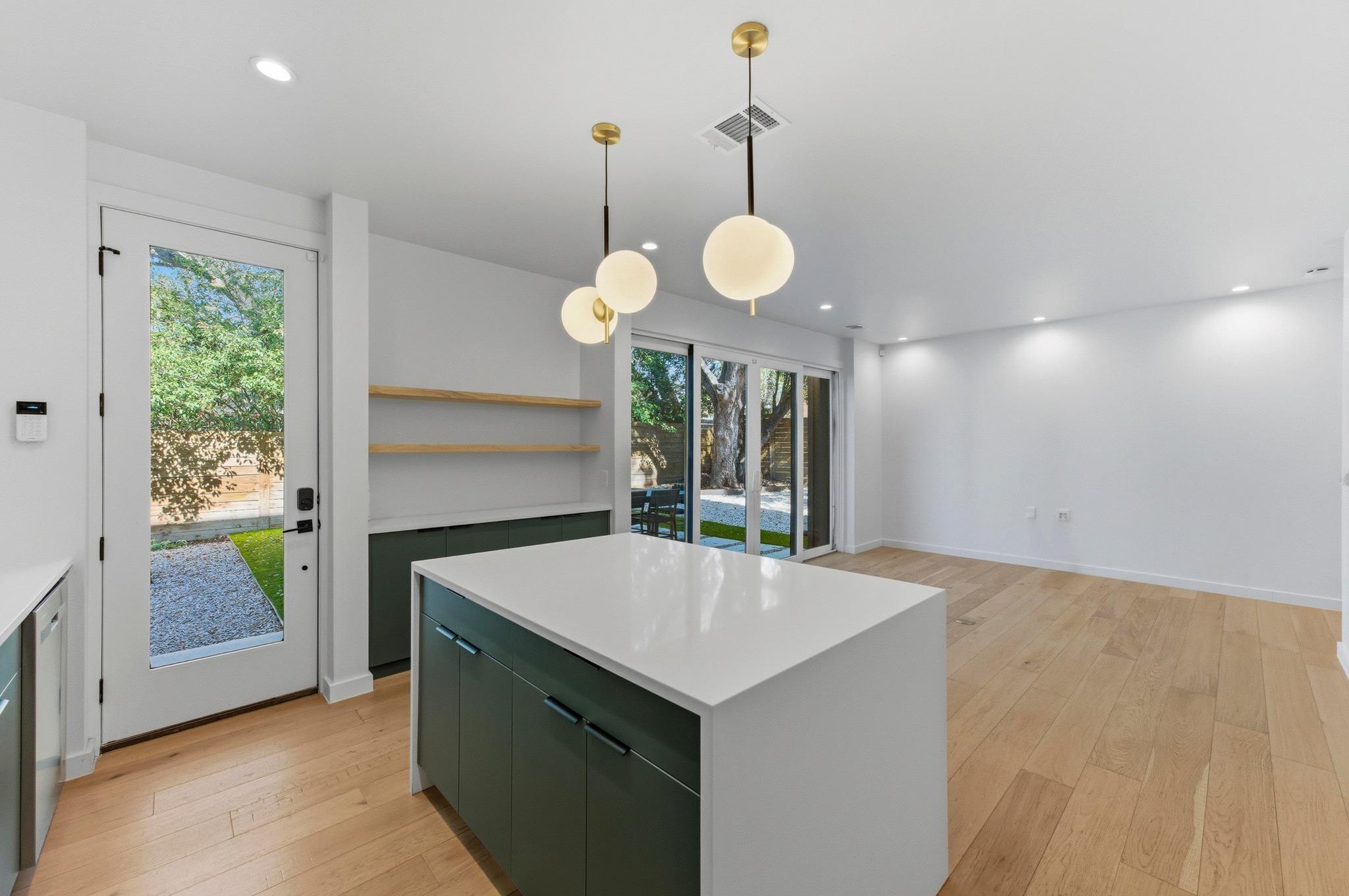 5006 Gladeview Dr # 2, Austin, TX 78745