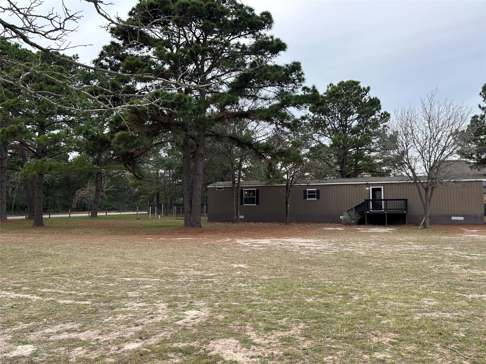 172 Old Potato Rd, Paige, TX 78659