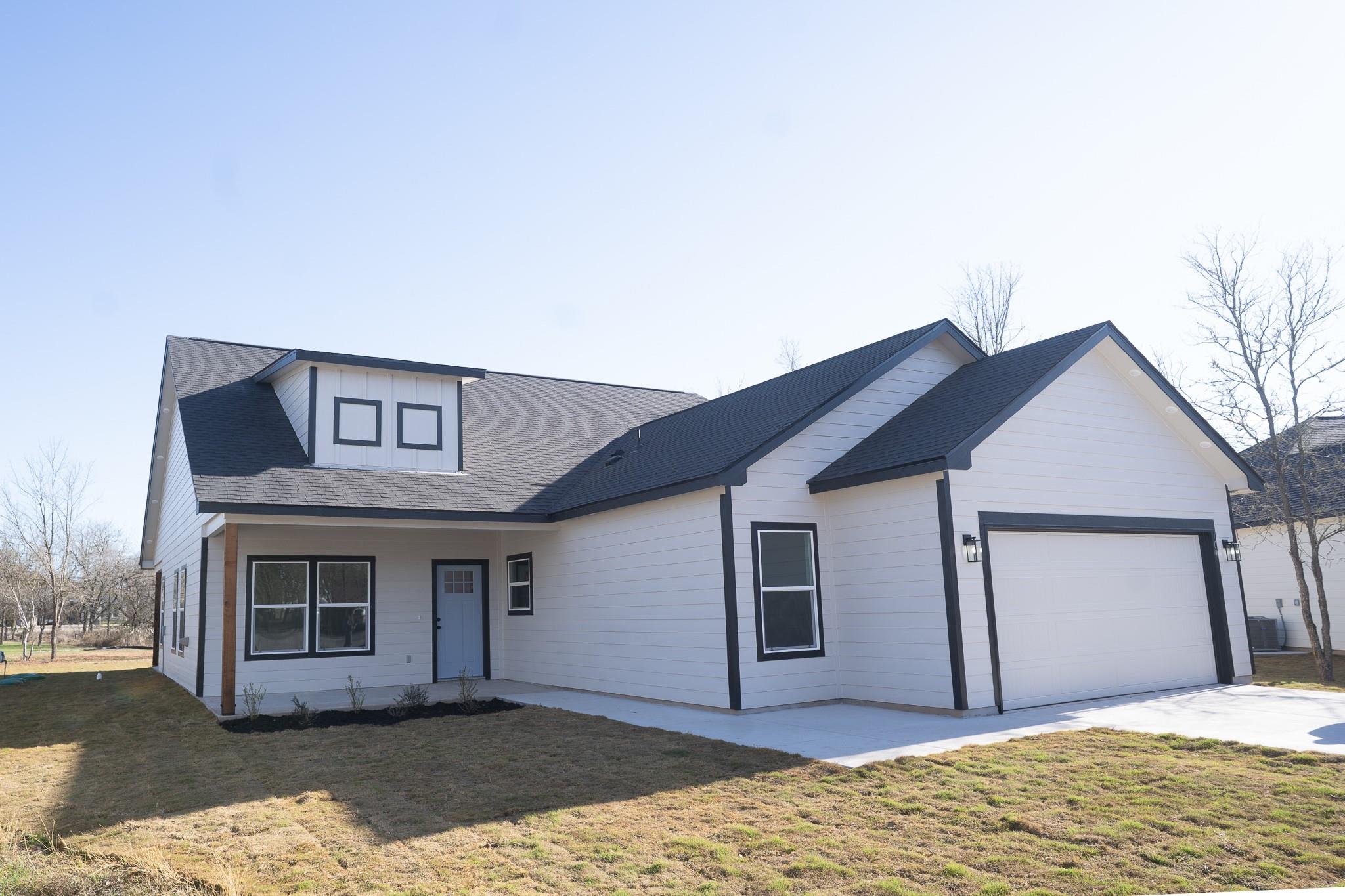 107 Keahi Ct, Bastrop, TX 78602