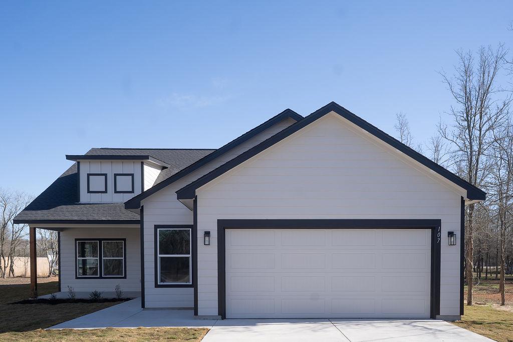 107 Keahi Ct, Bastrop, TX 78602