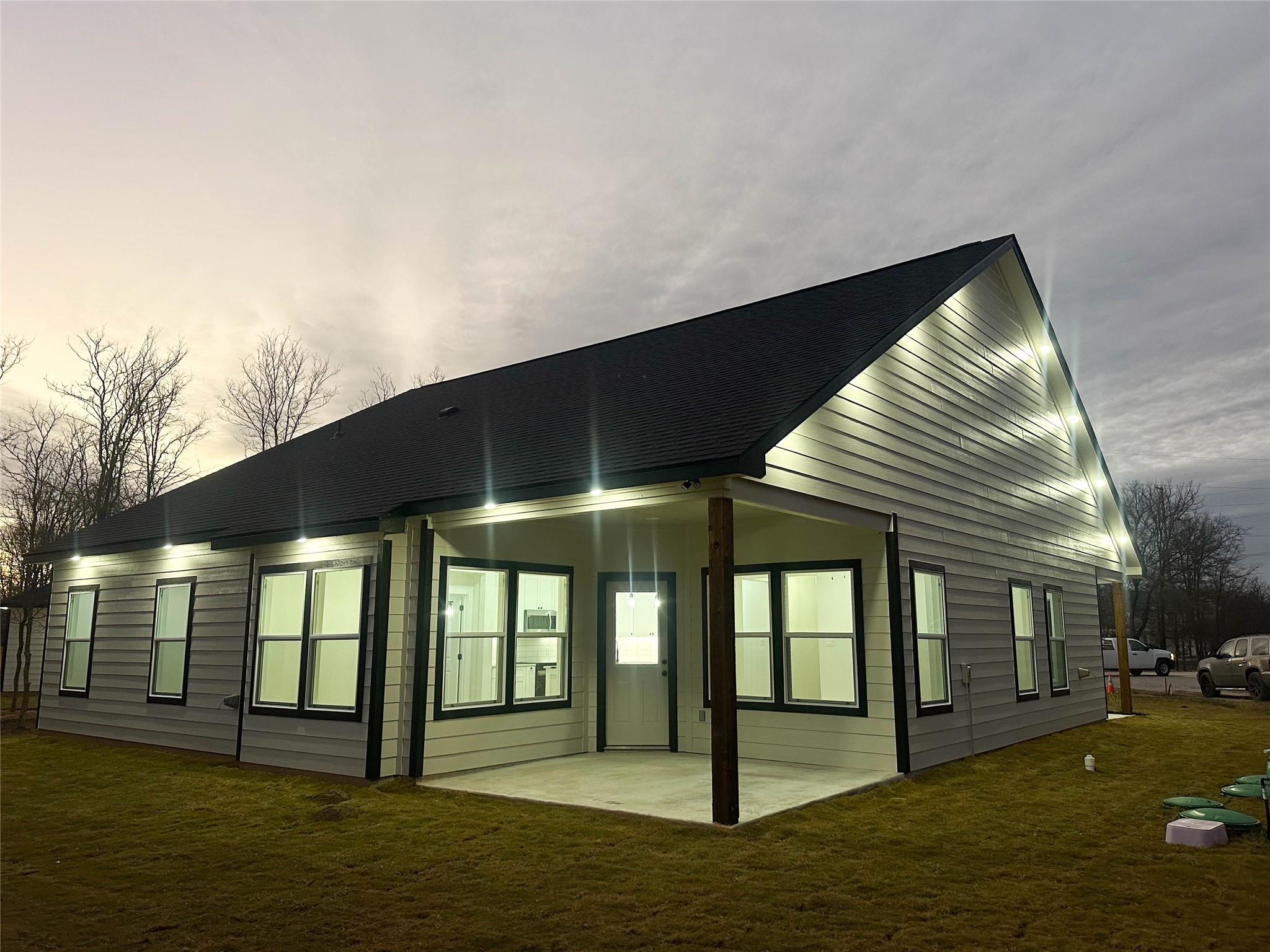 107 Keahi Ct, Bastrop, TX 78602