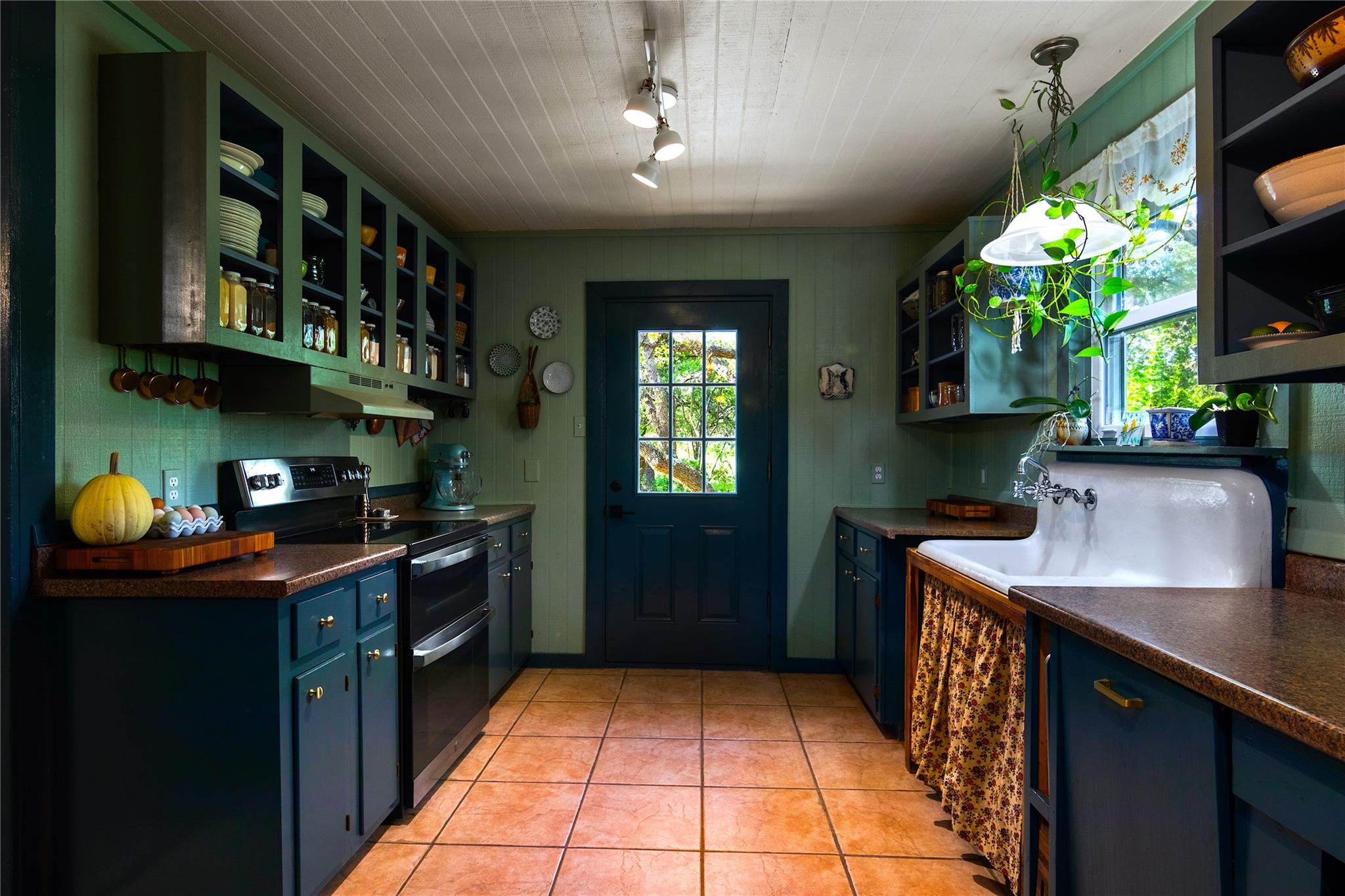 435 Spangenberg Rd, Blanco, TX 78623