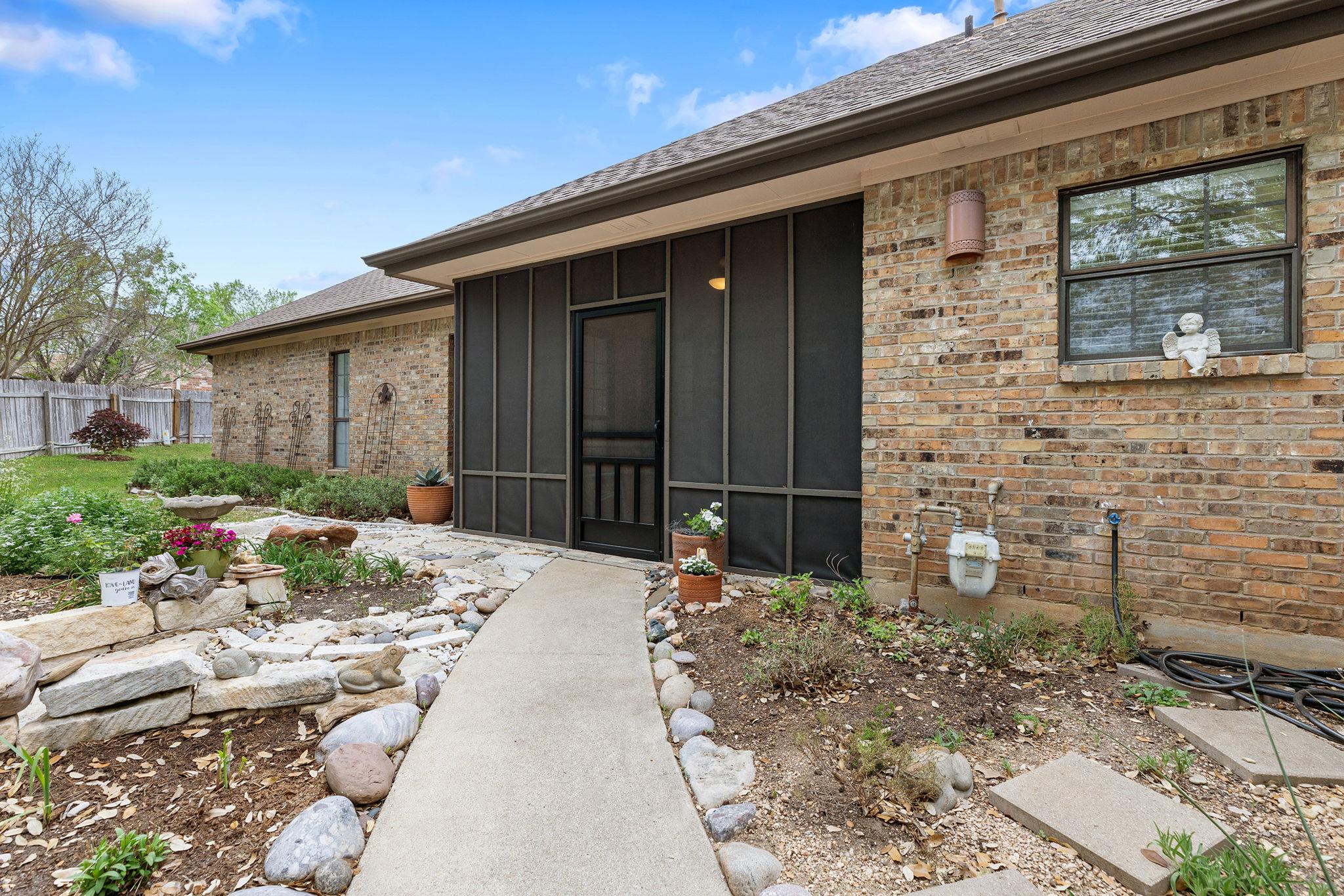 3806 Eagle Way, Round Rock, TX 78681