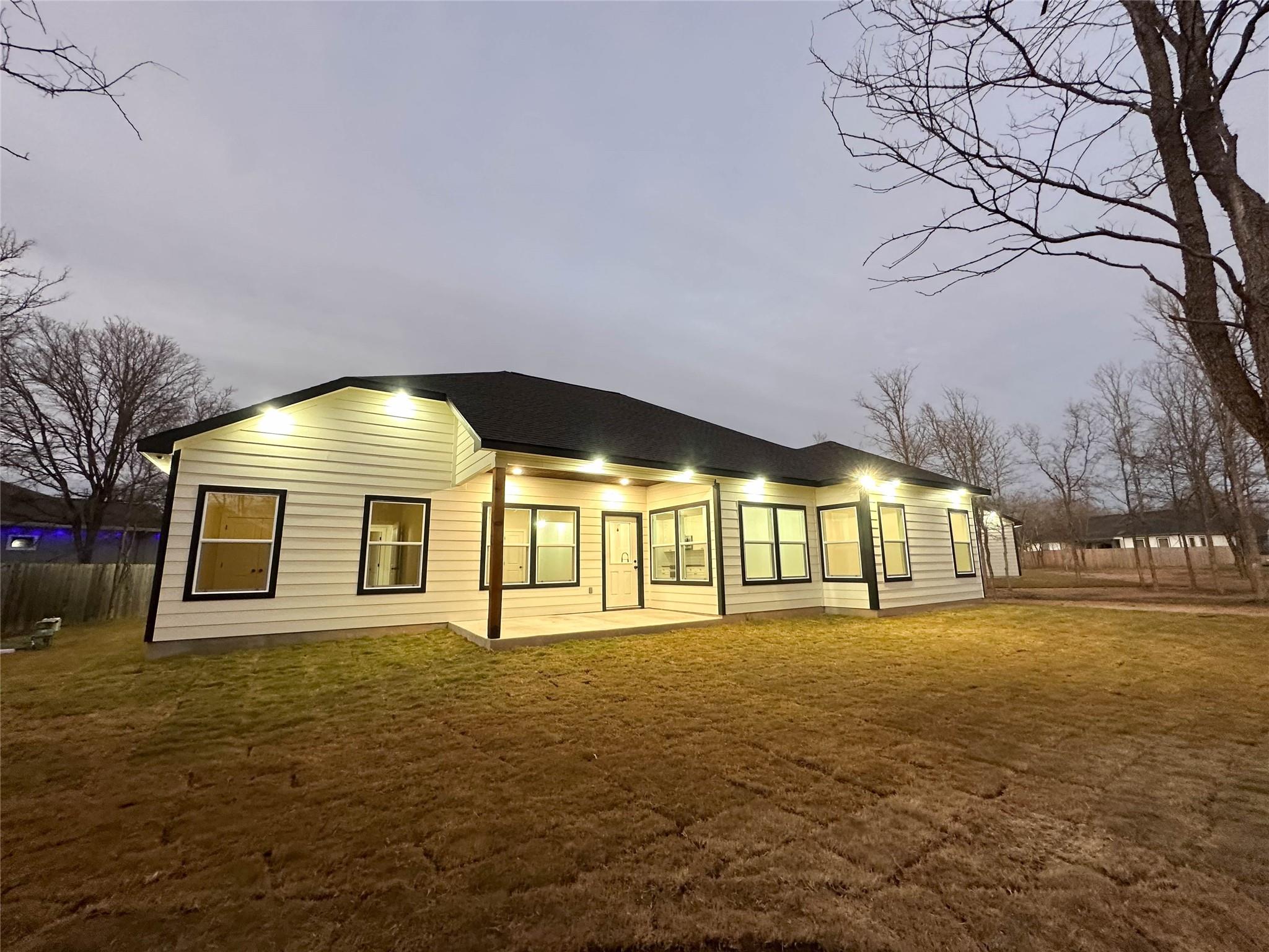 108 Keahi Ct, Bastrop, TX 78602