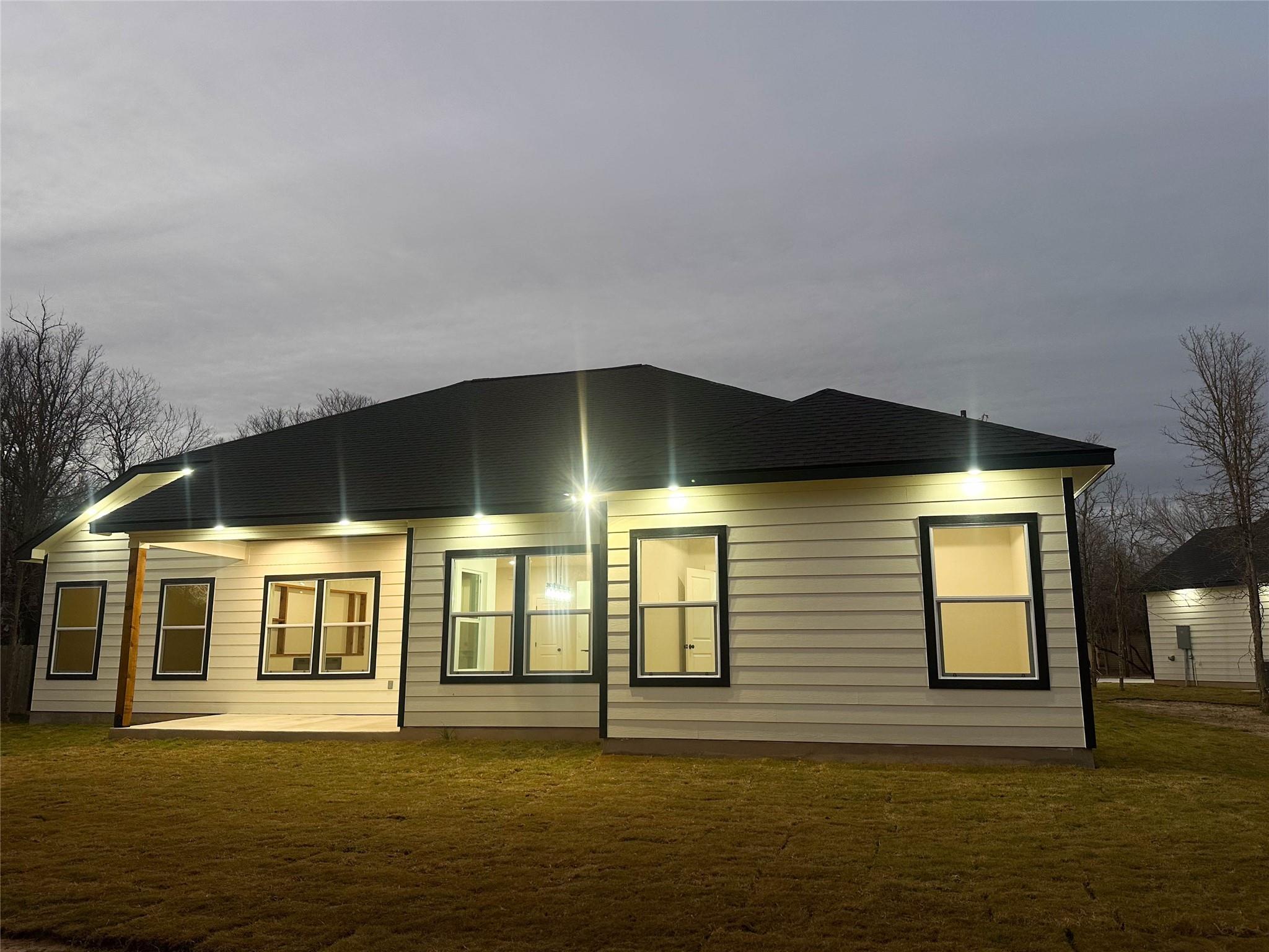 108 Keahi Ct, Bastrop, TX 78602