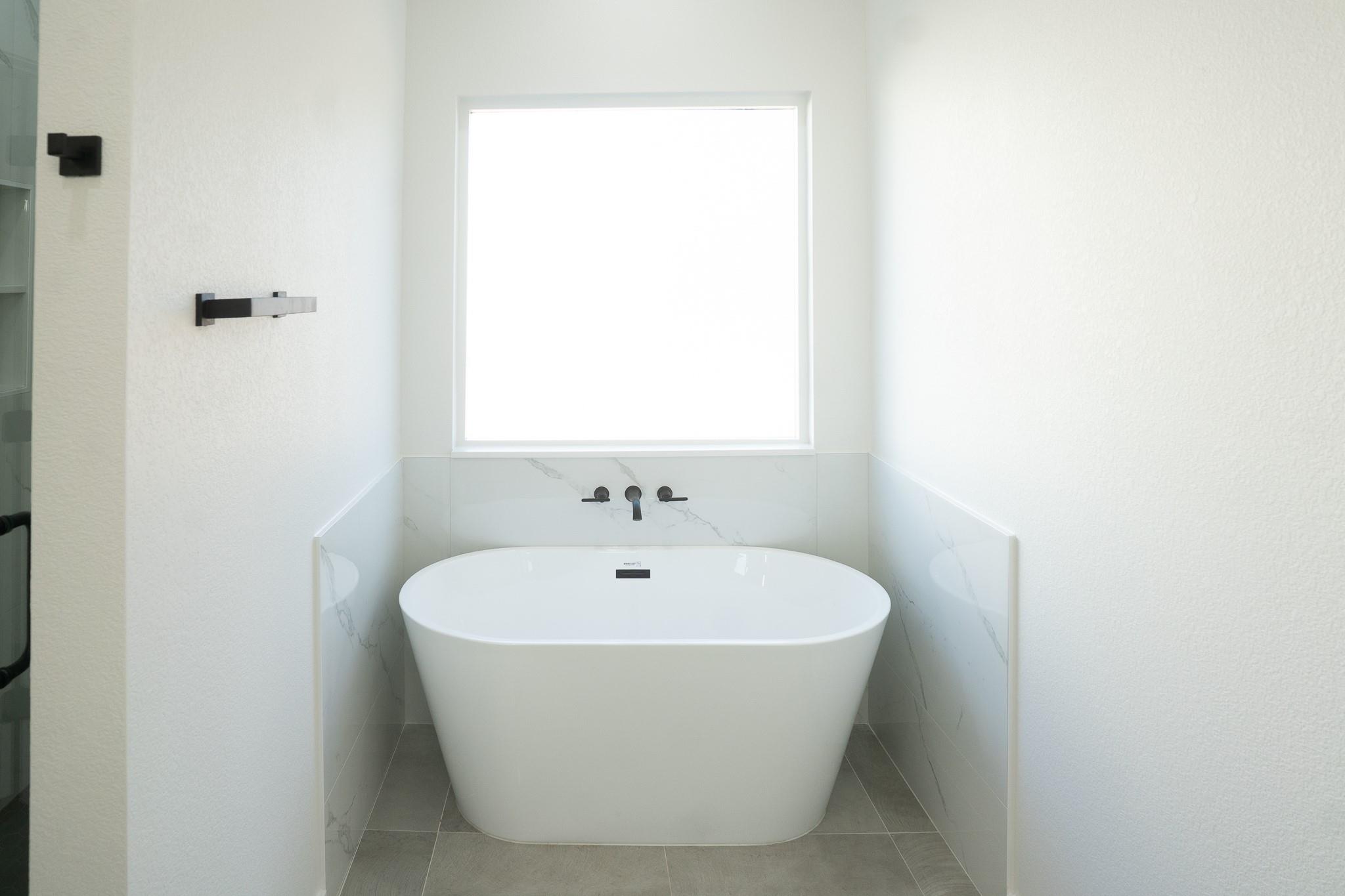 108 Keahi Ct, Bastrop, TX 78602