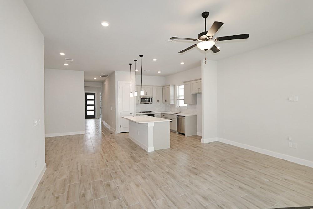 12805 Stanford Dr, Austin, TX 78748